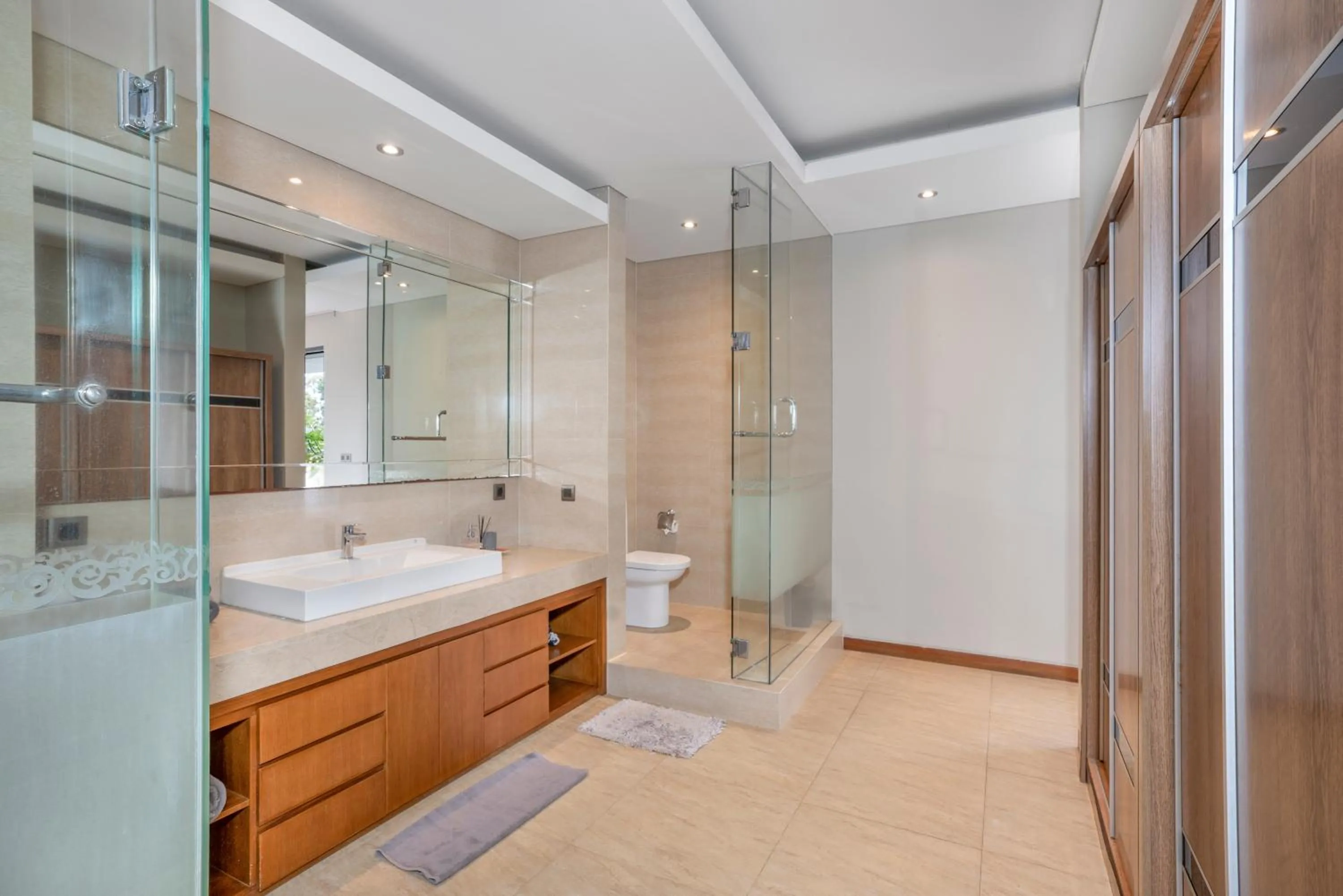 Toilet in Neo Buana Villa by Betterplace