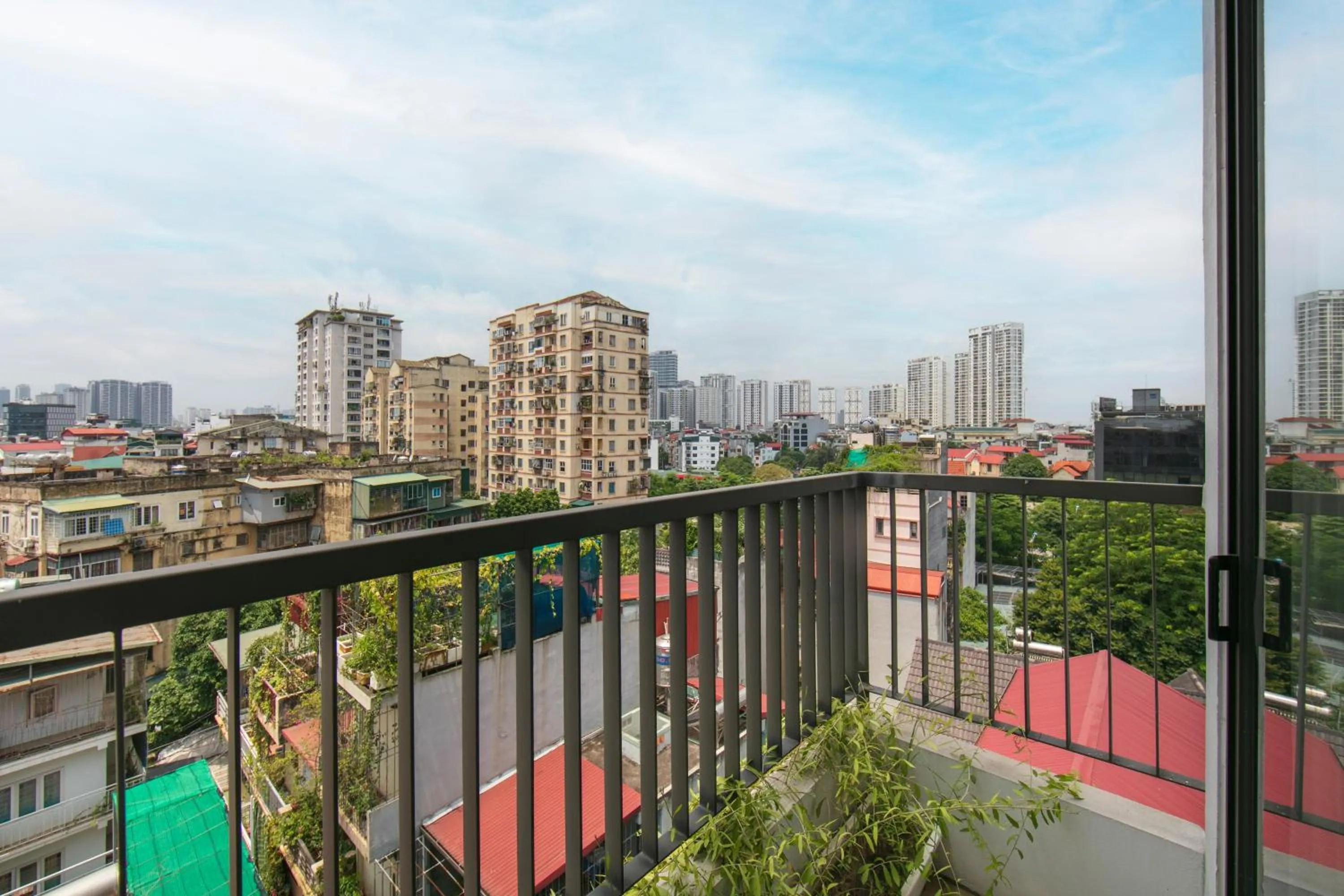 HB Serviced Apartment - Lạc Long Quân