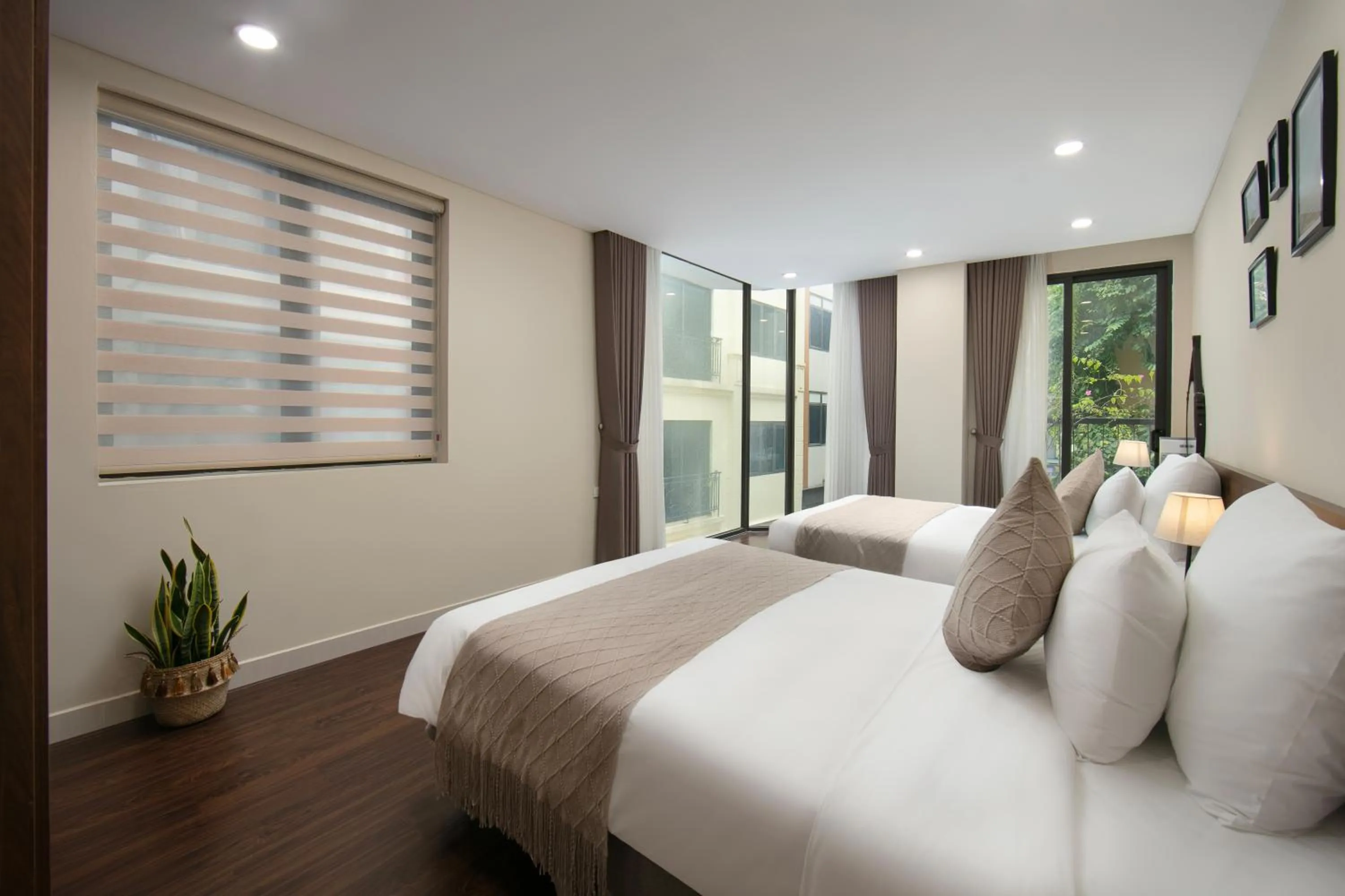 Bed in HB Serviced Apartment - Lạc Long Quân