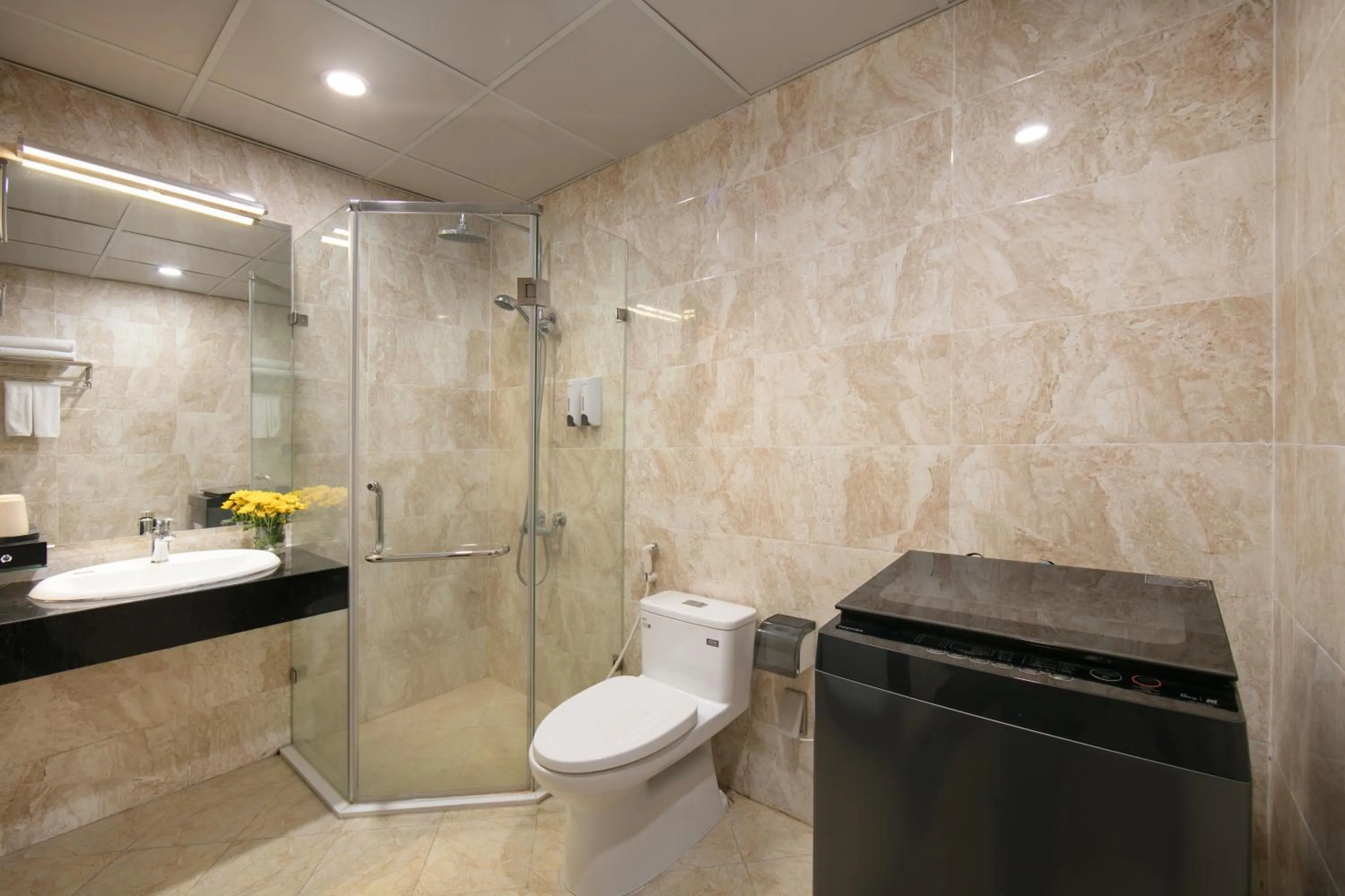 HB Serviced Apartment - Lạc Long Quân