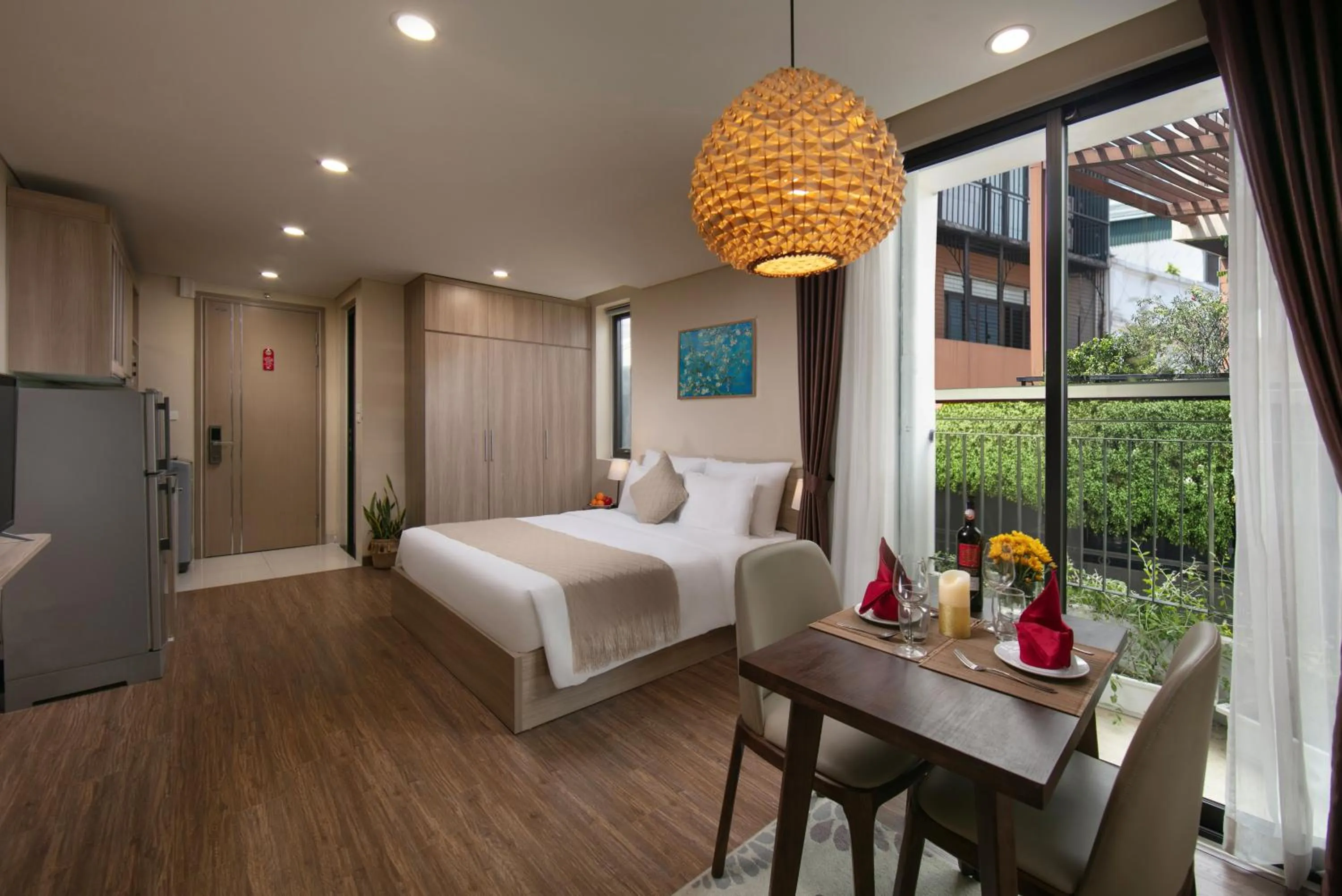 Bed in HB Serviced Apartment - Lạc Long Quân