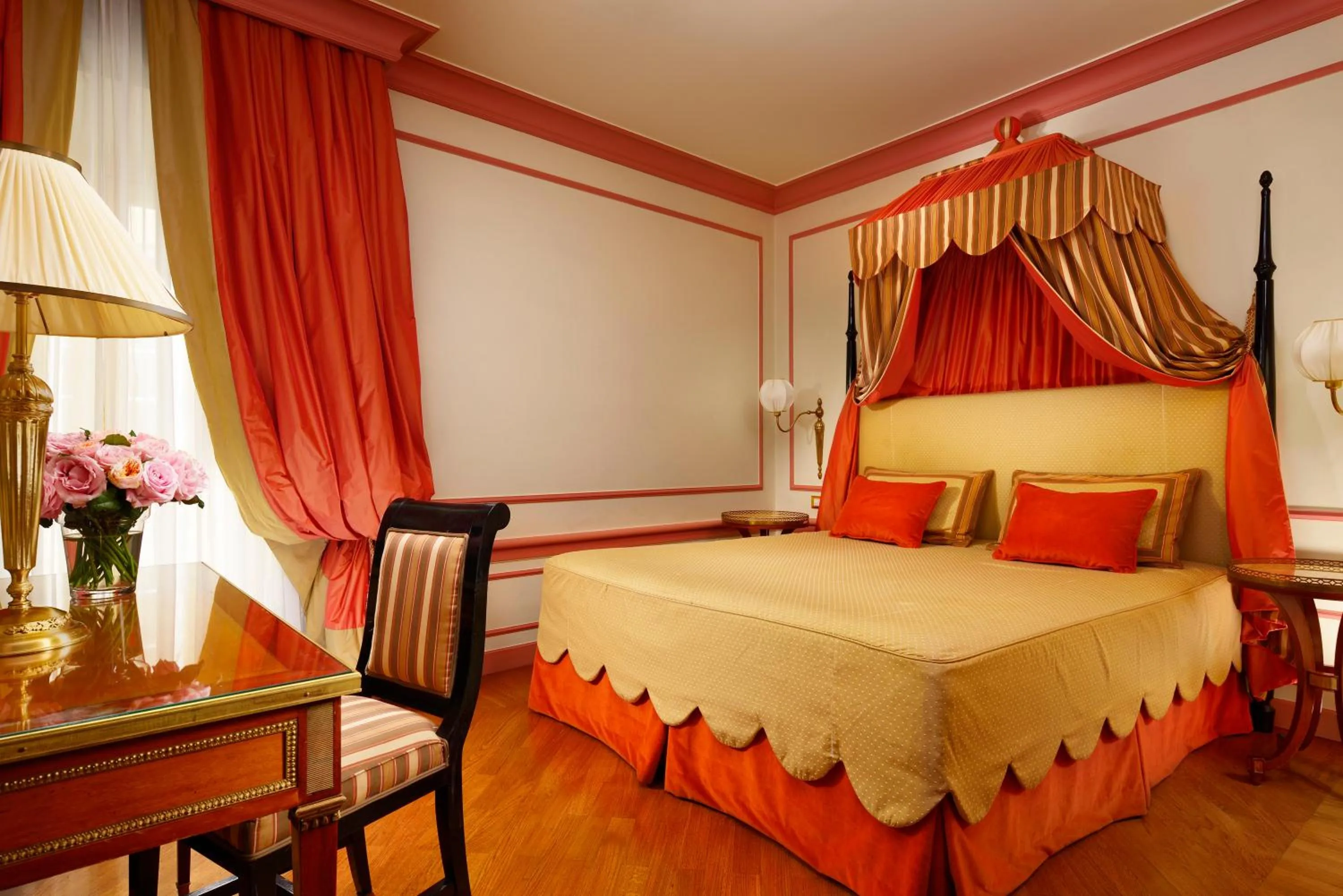 Photo of the whole room, Bed in Santa Maria Novella - WTB Hotels
