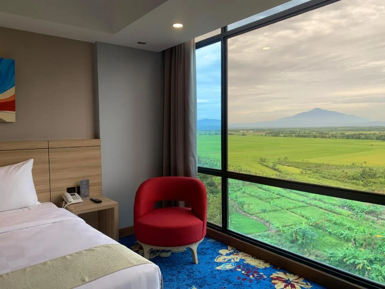 View (from property/room), Bed in Hotel Metland Smara Kertajati