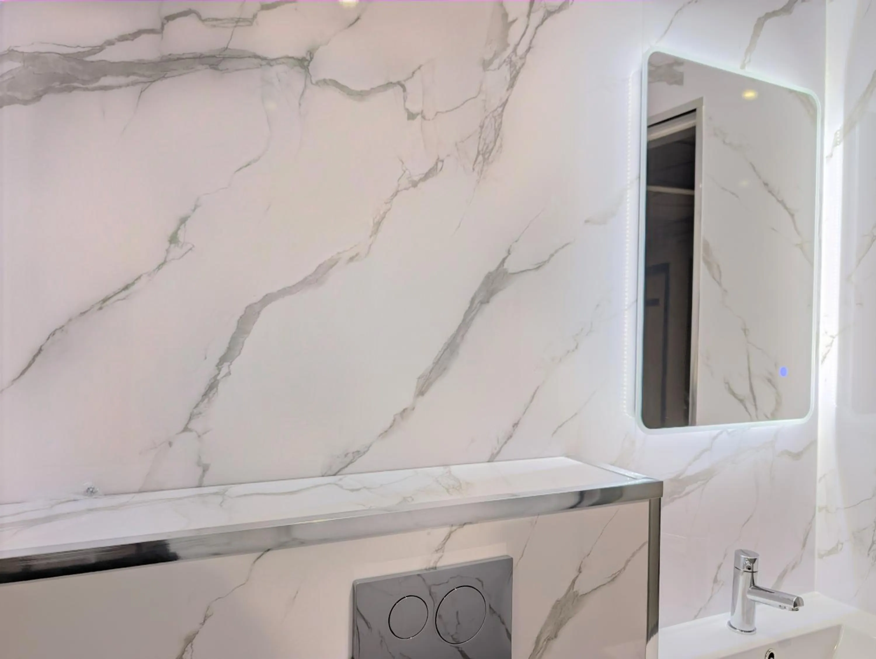 Shower in Hotel Express Newcastle Gateshead