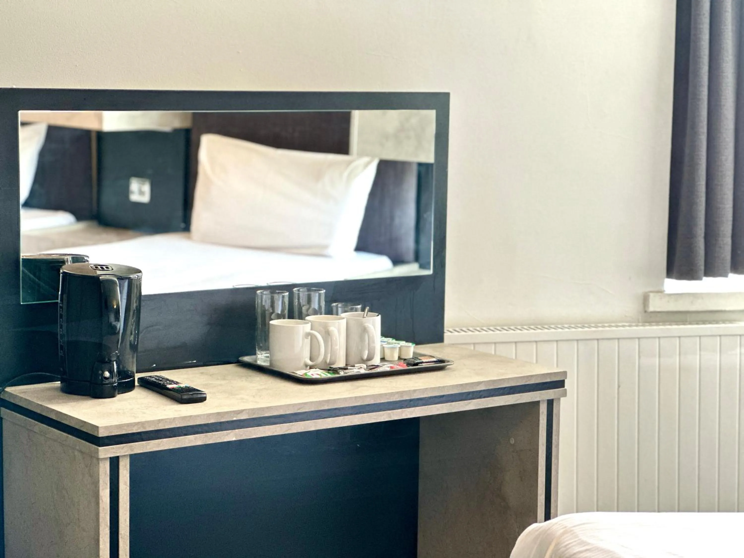 Coffee/tea facilities, Bed in Hotel Express Newcastle Gateshead