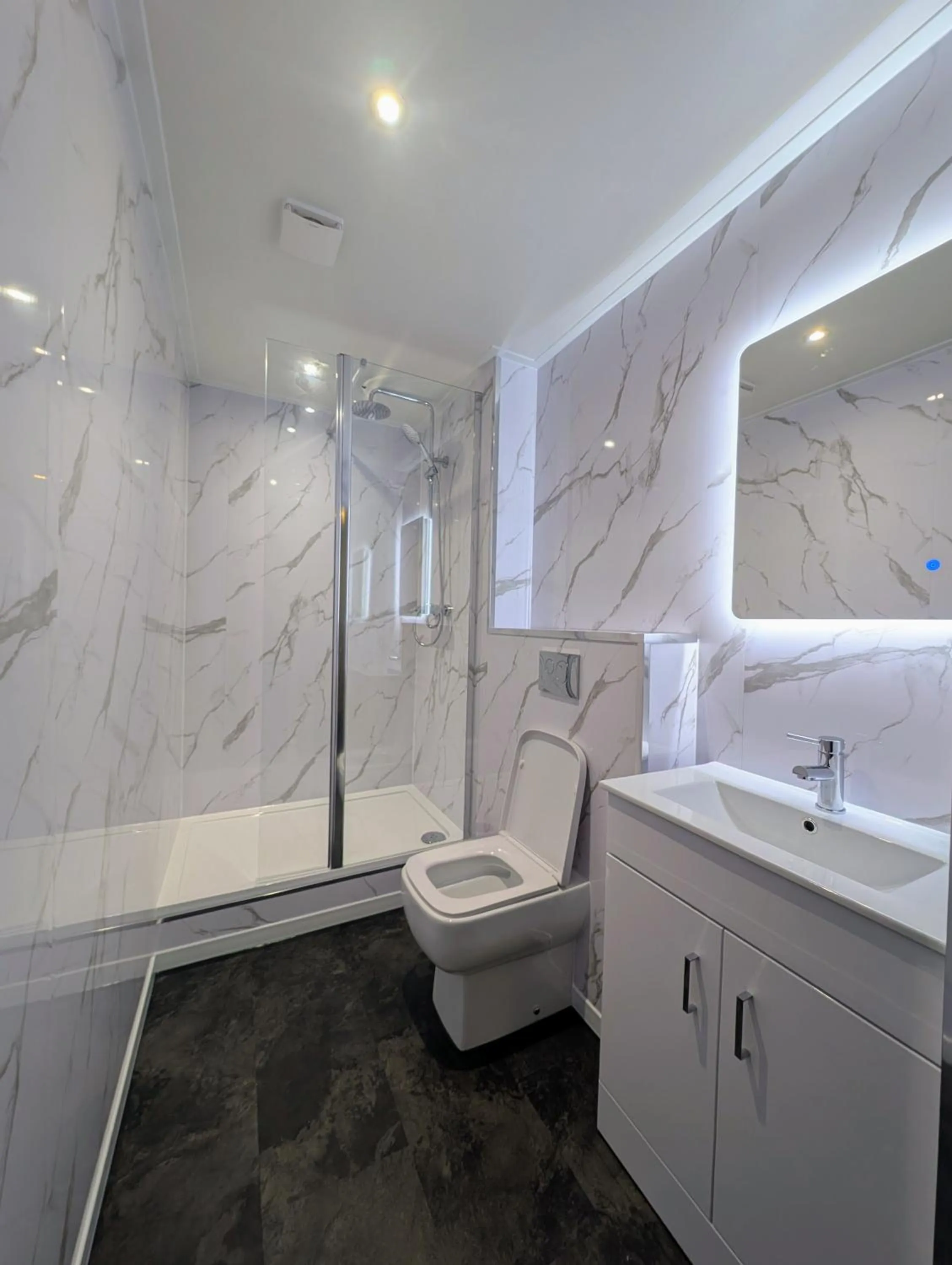 Shower in Hotel Express Newcastle Gateshead