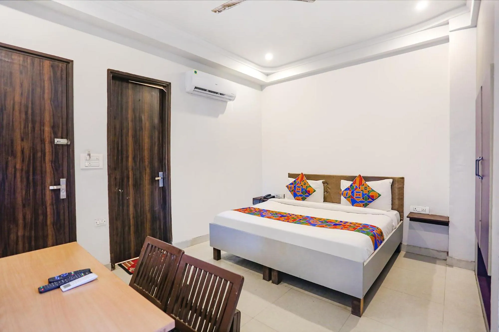 Bedroom, Bed in FabExpress Novel Suites - Nr Yashobhoomi Convention Centre