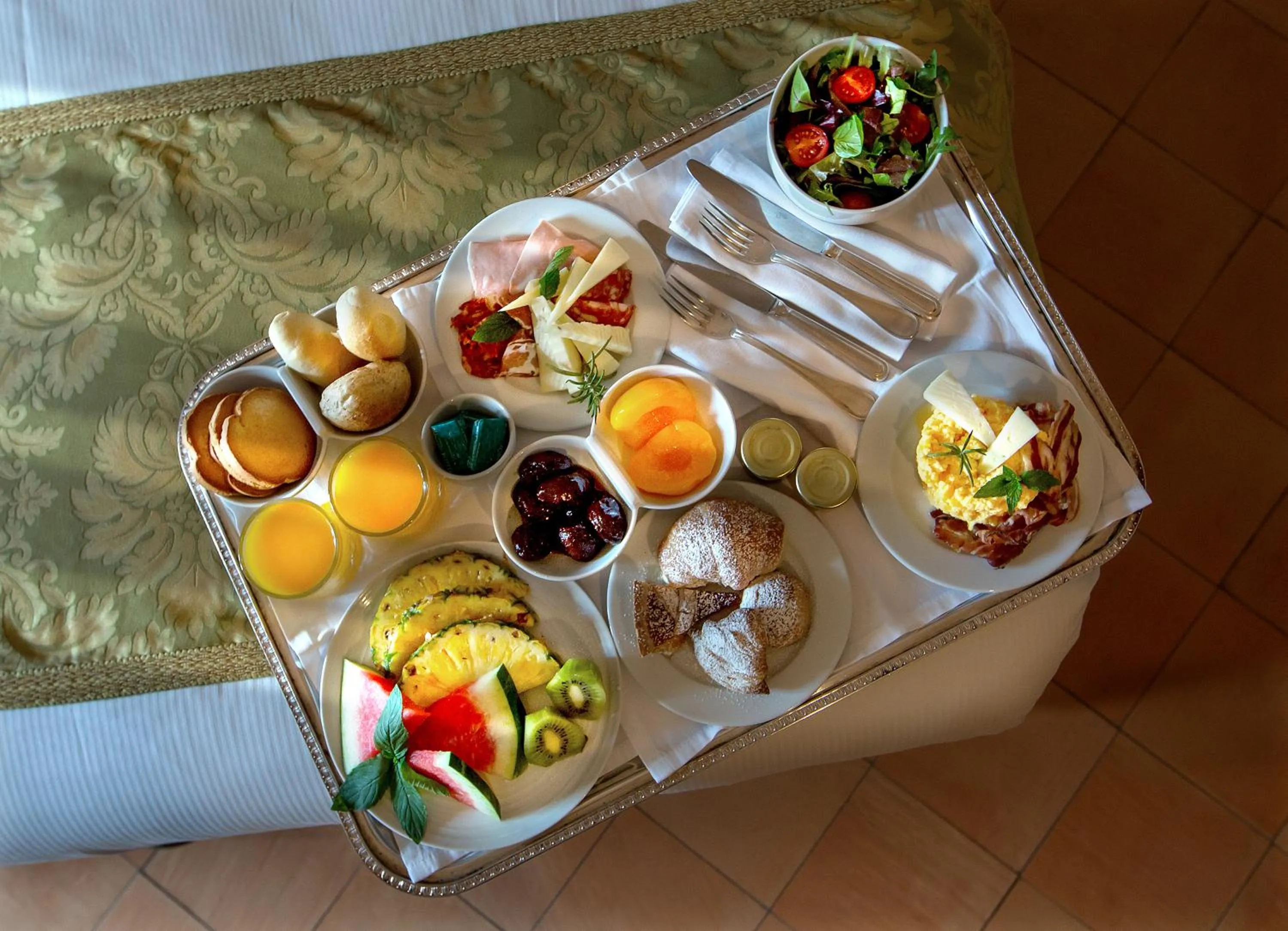 room service in San Francesco al Monte