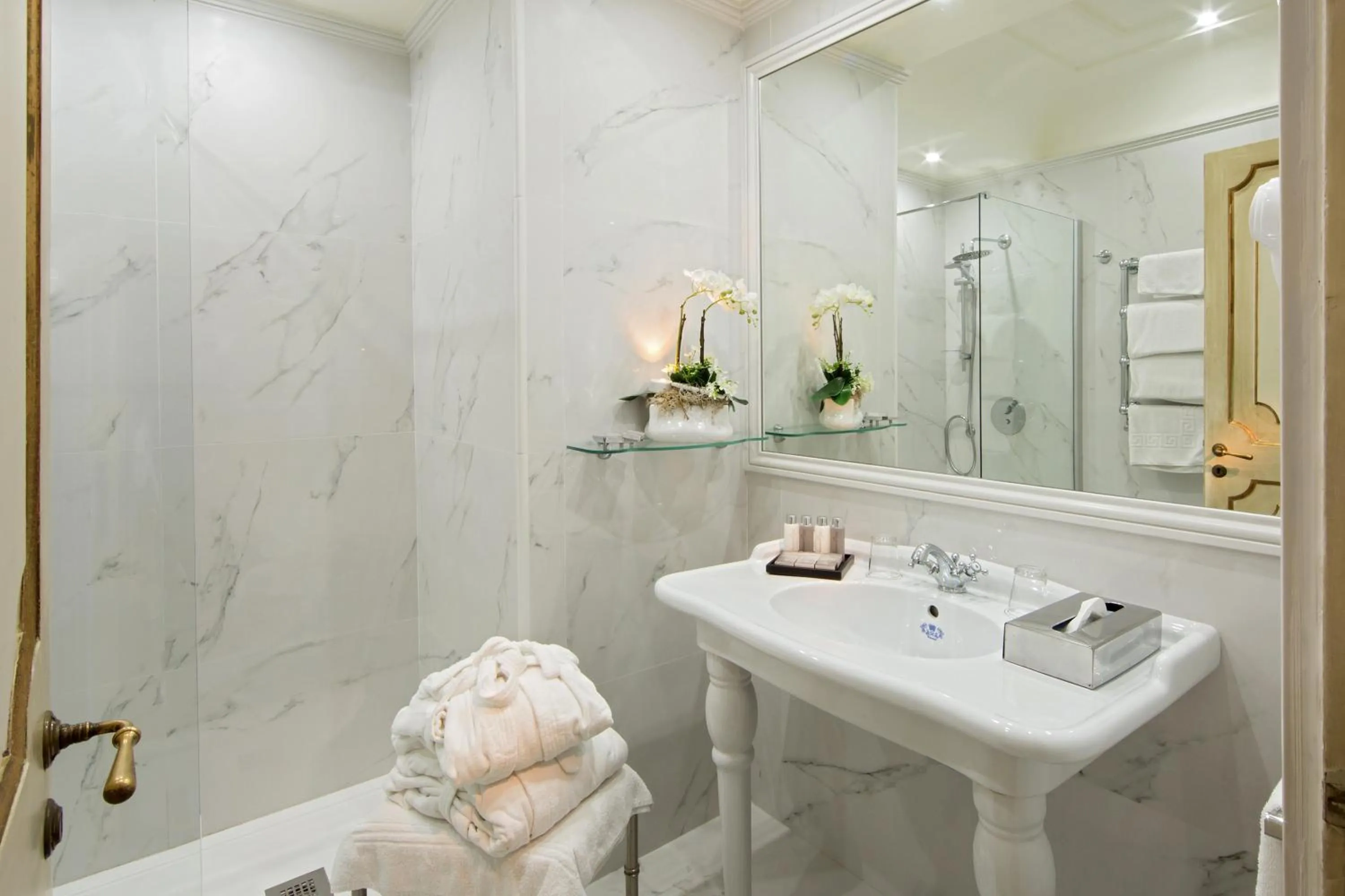 Bathroom in San Francesco al Monte