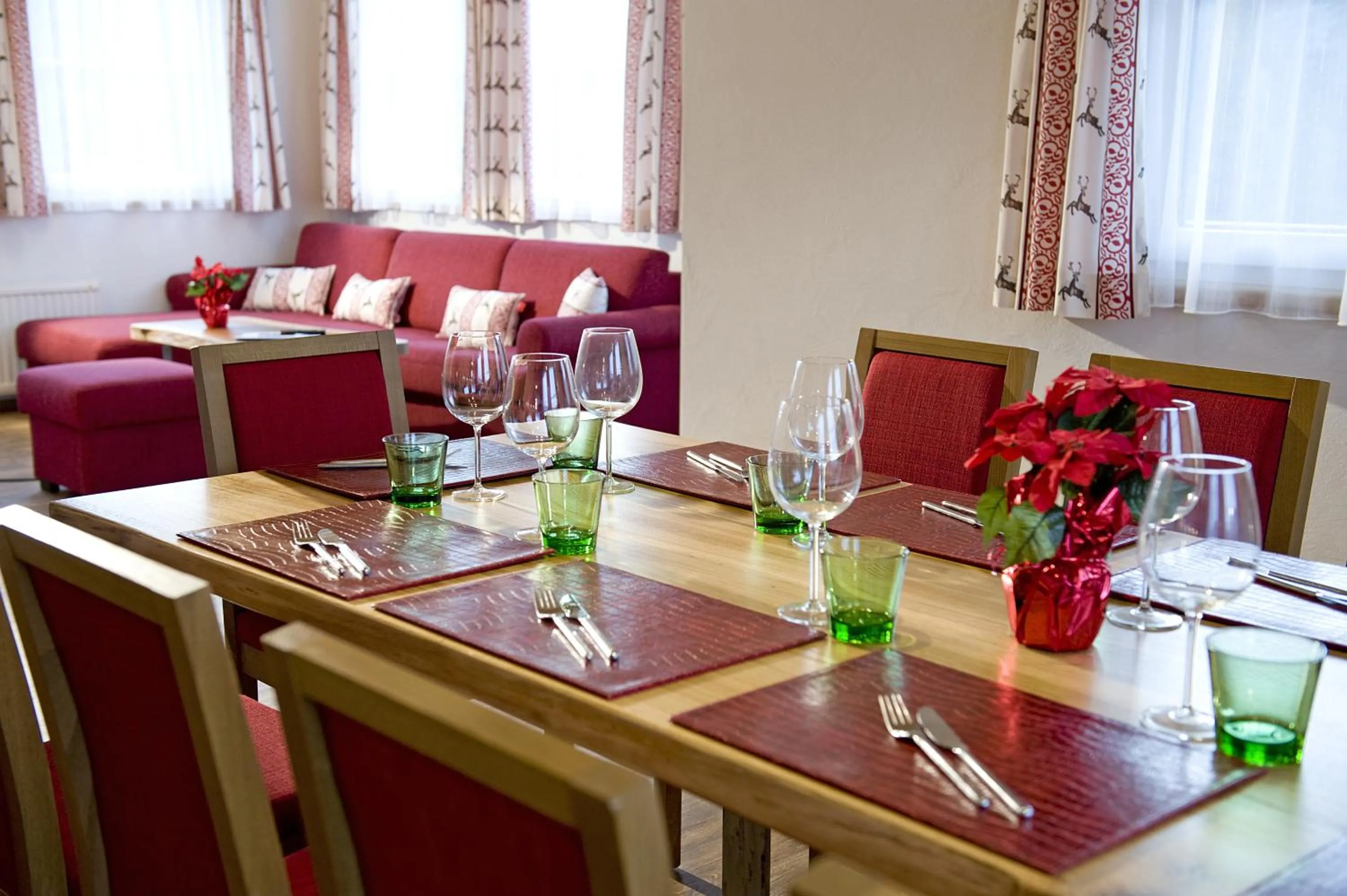 Restaurant/places to eat in AlpenChalet Mitterberg