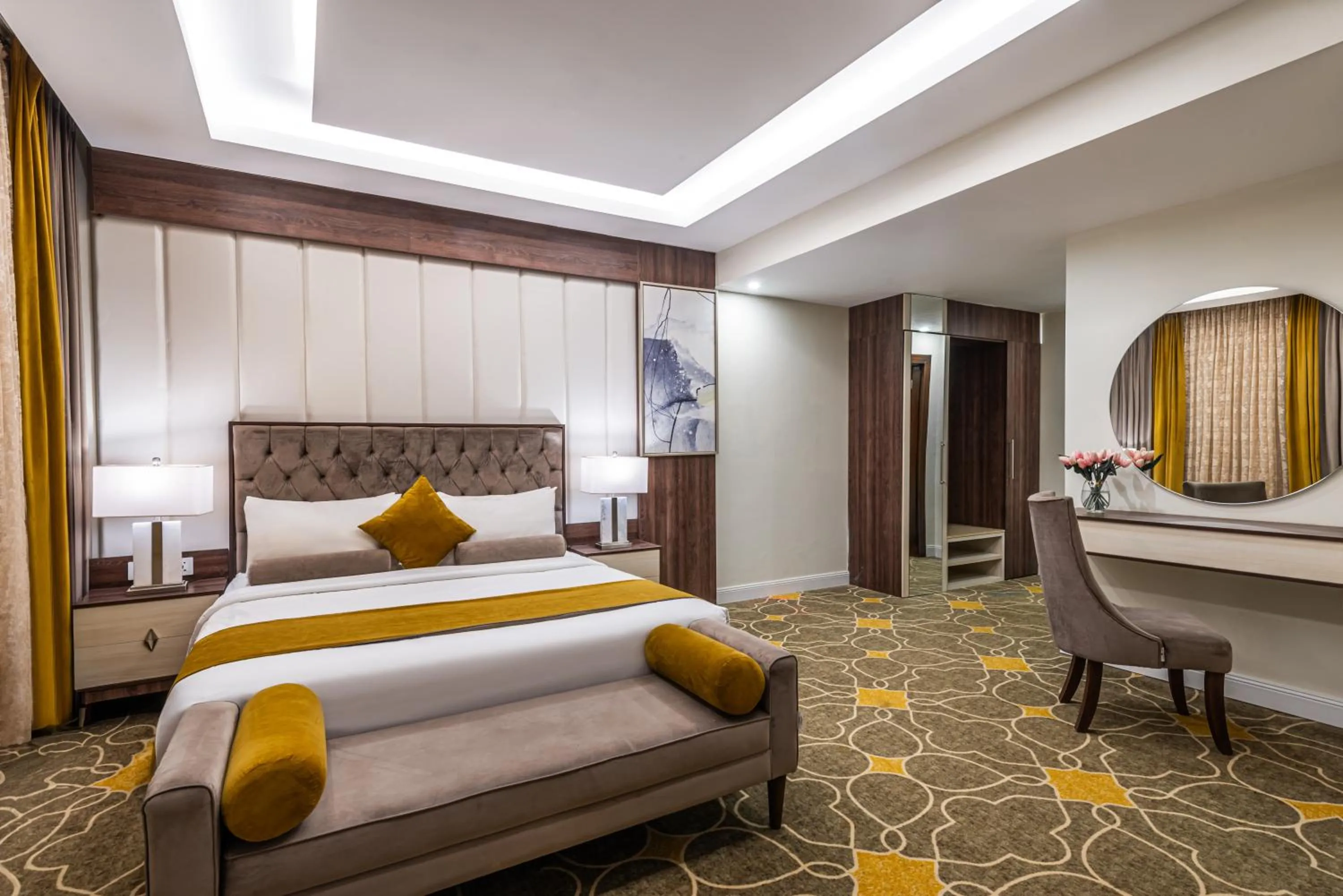 Bed in Garden Millennium Hotel