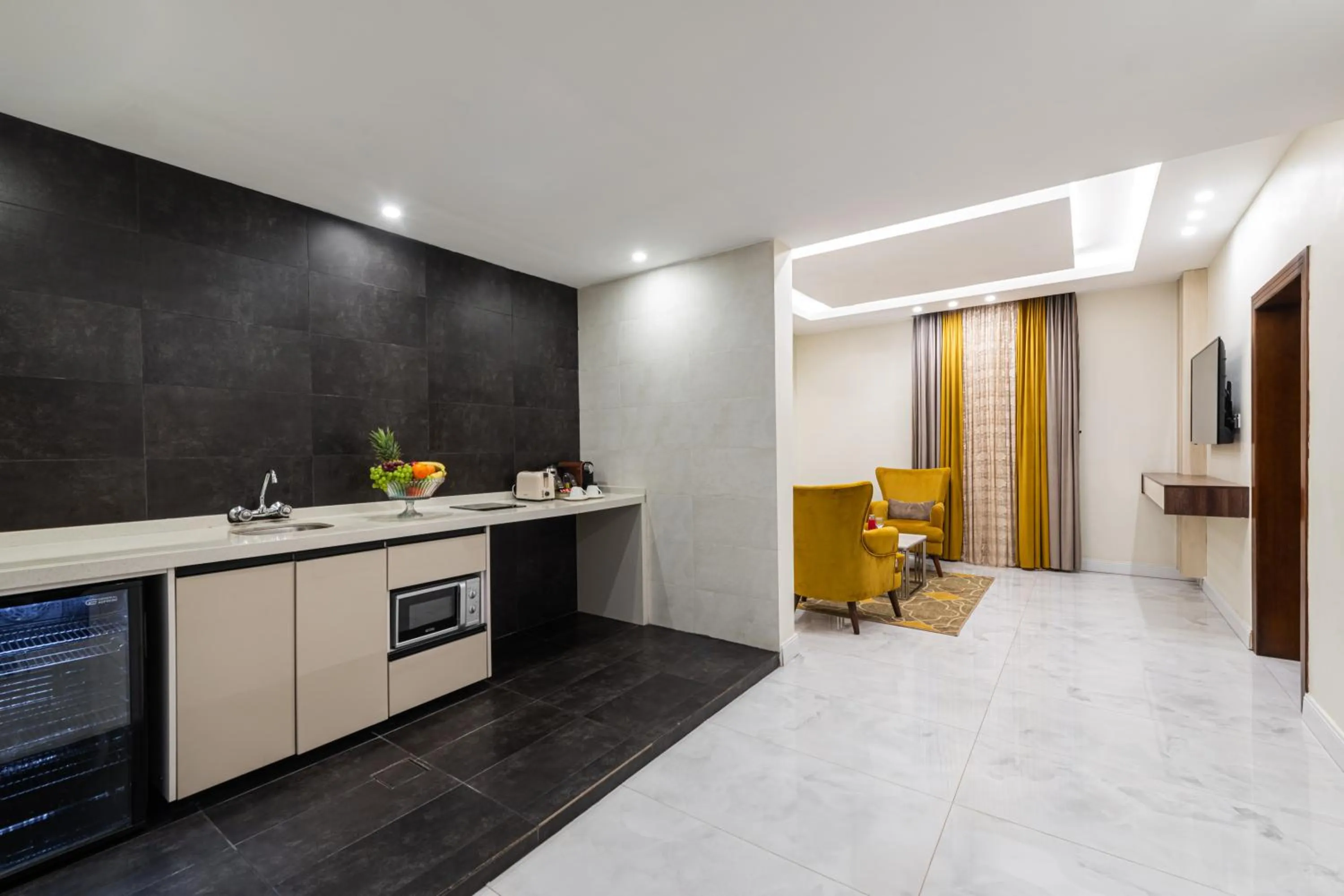 Kitchen or kitchenette in Garden Millennium Hotel