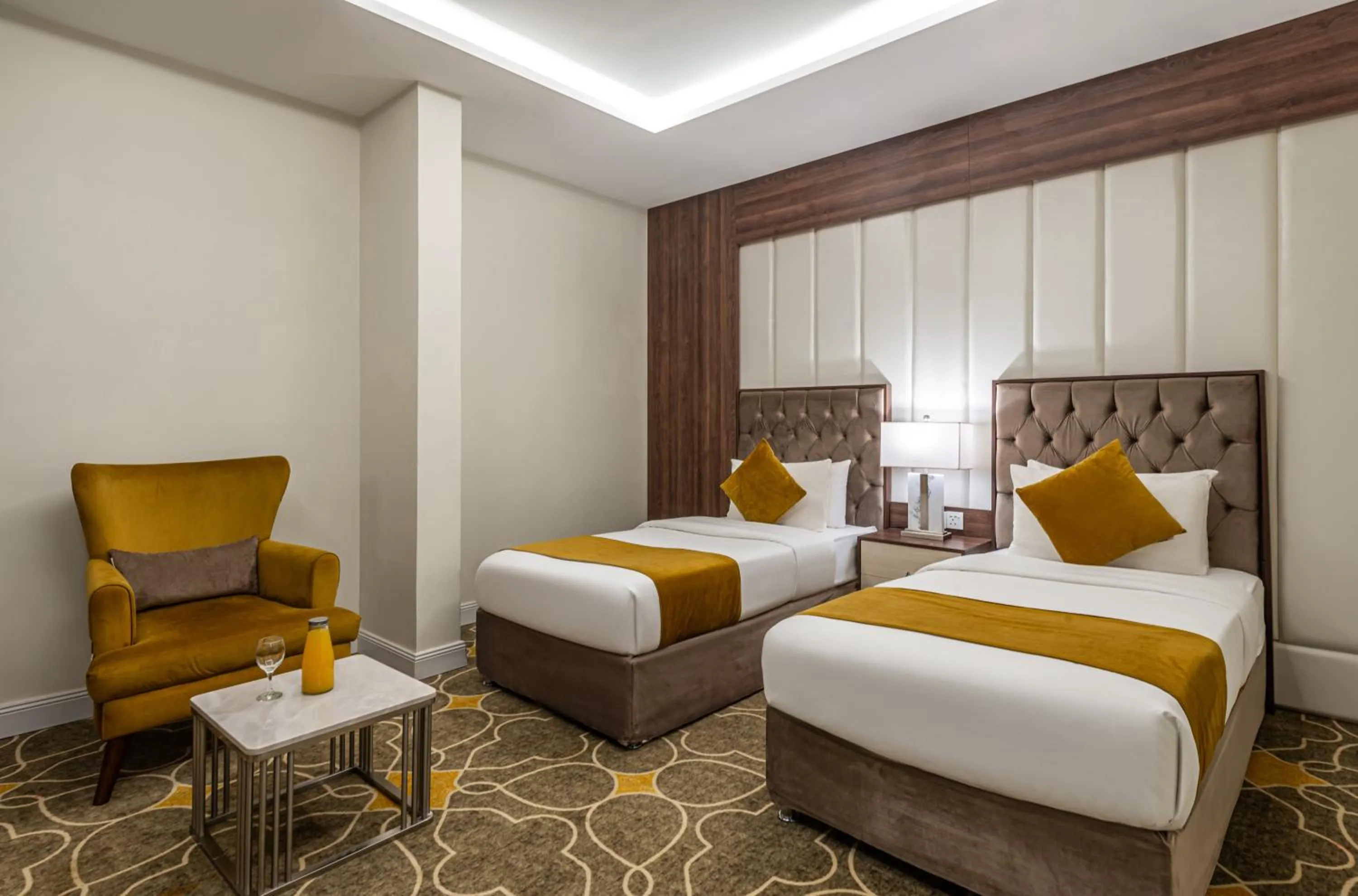 Bed in Garden Millennium Hotel