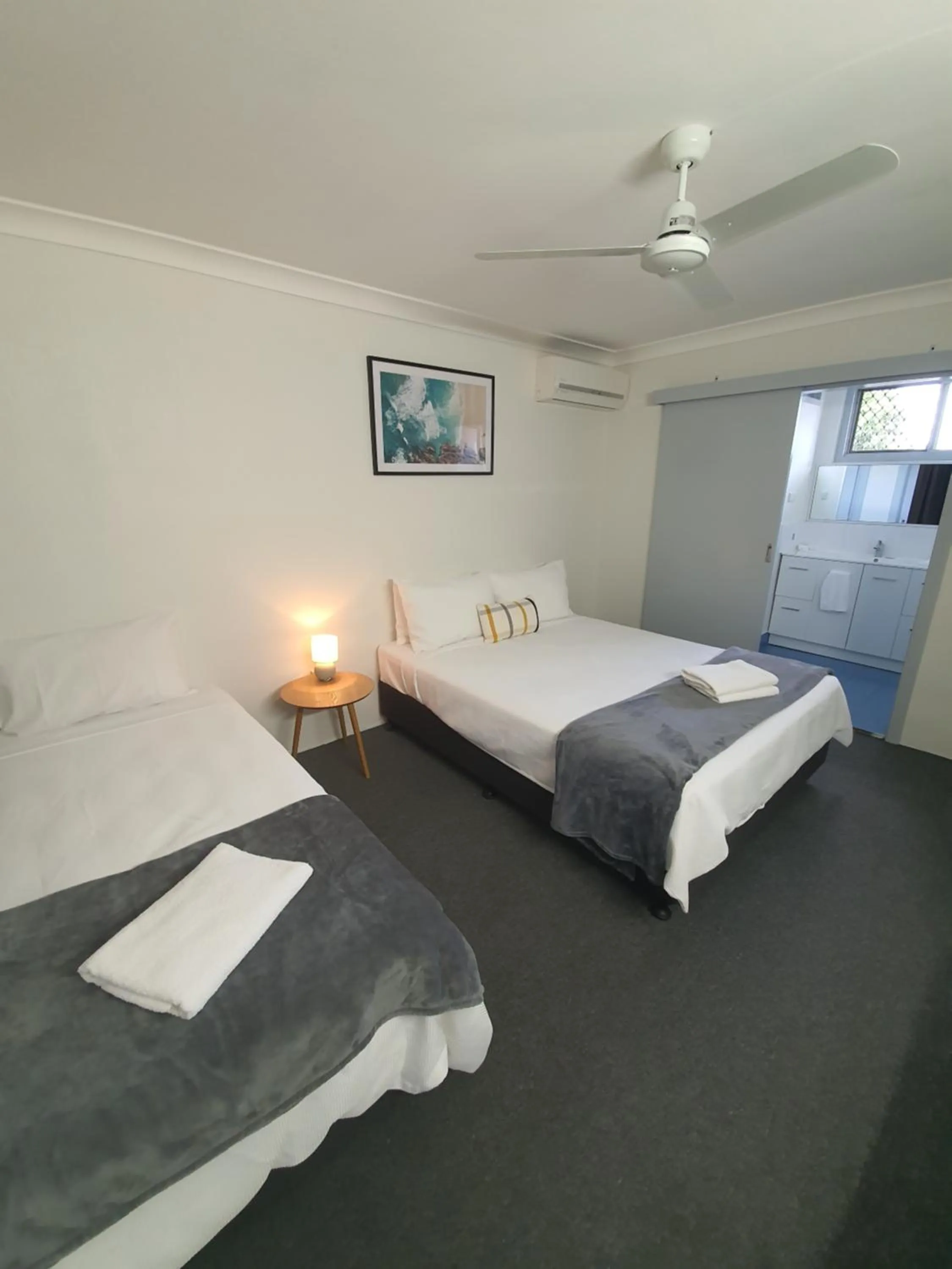 Bed in Sun City Motel