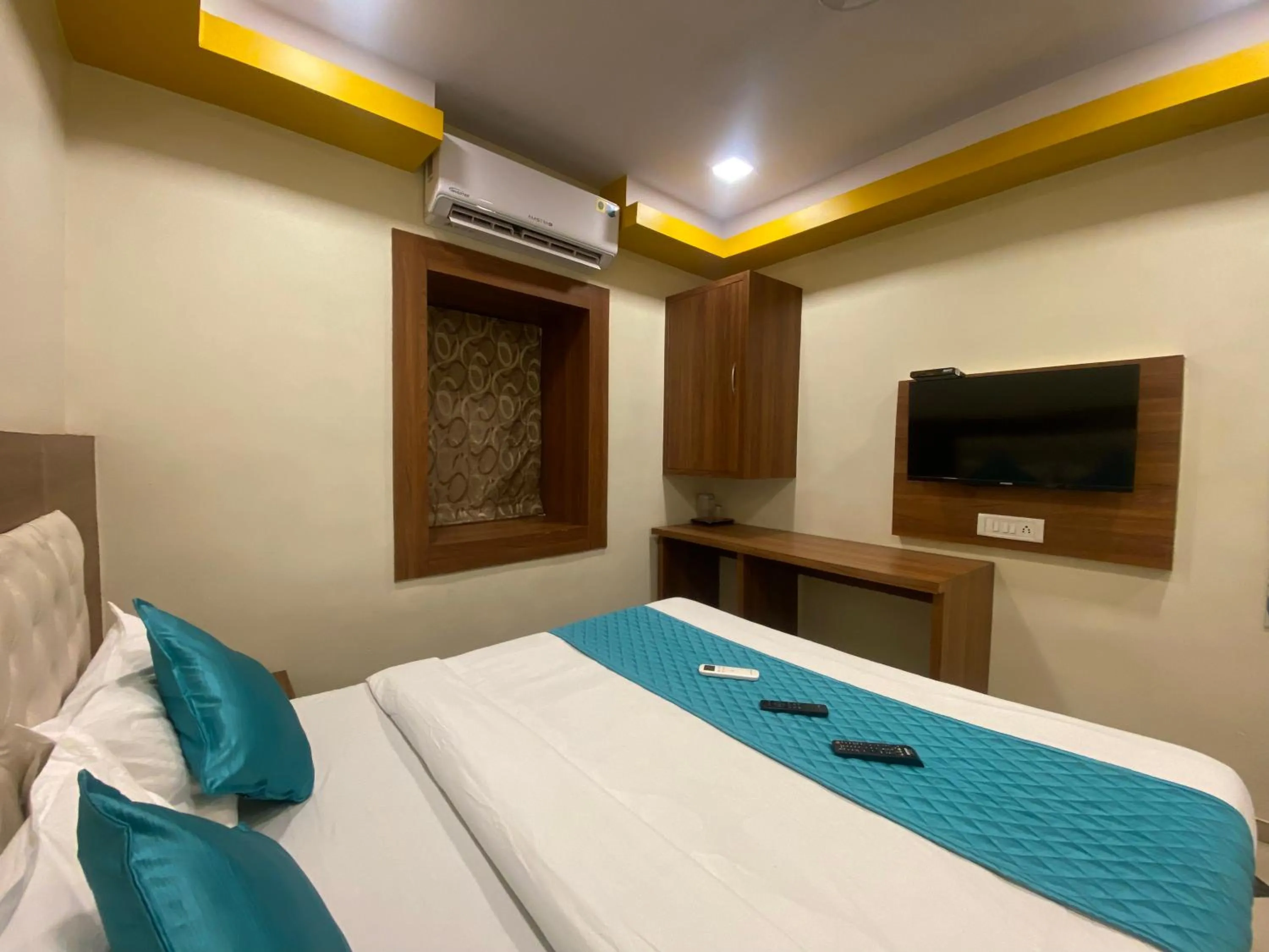 Bed in Hotel Jodiya - Near CST