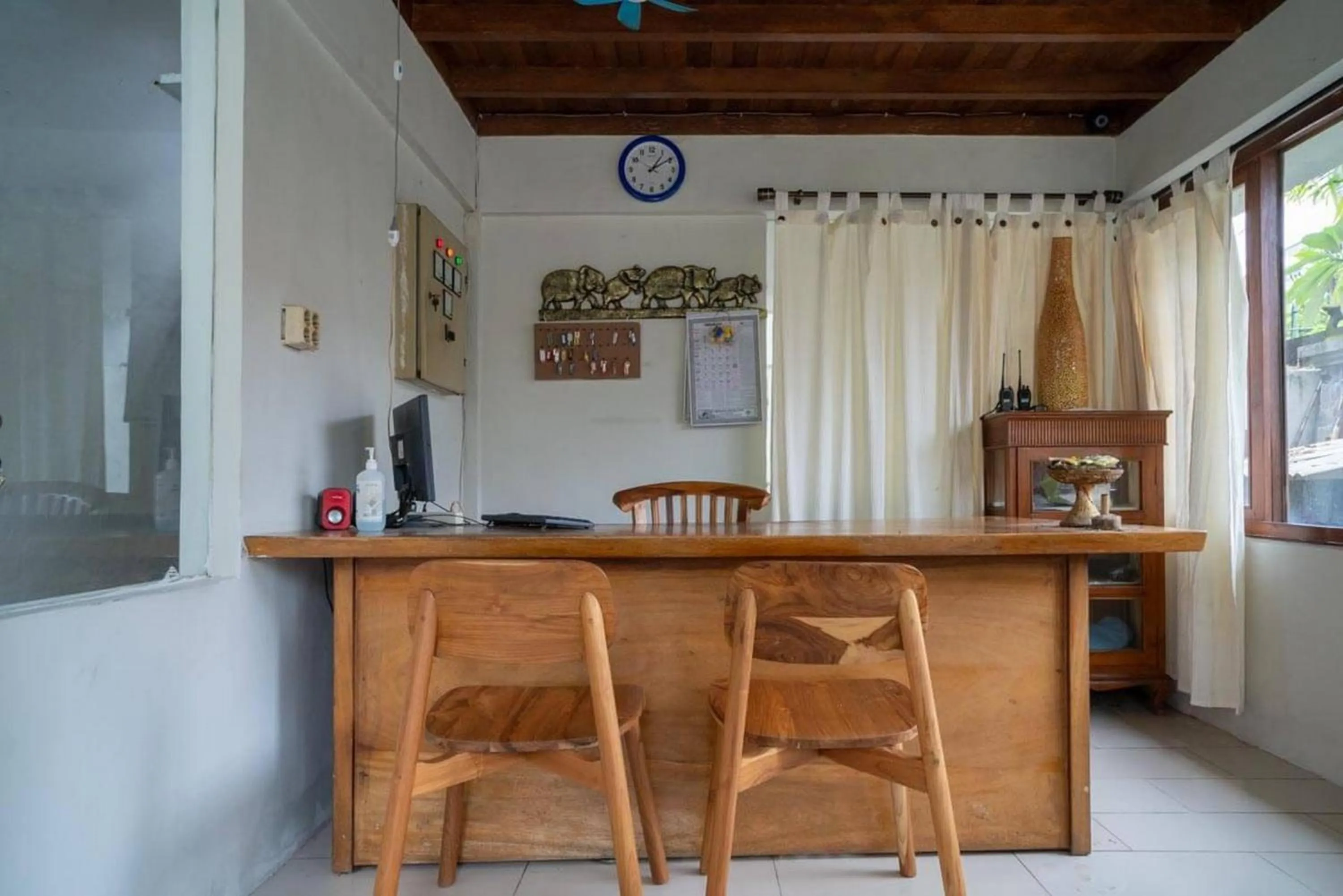 Lobby or reception in Urbanview Hotel Wayan Mansion