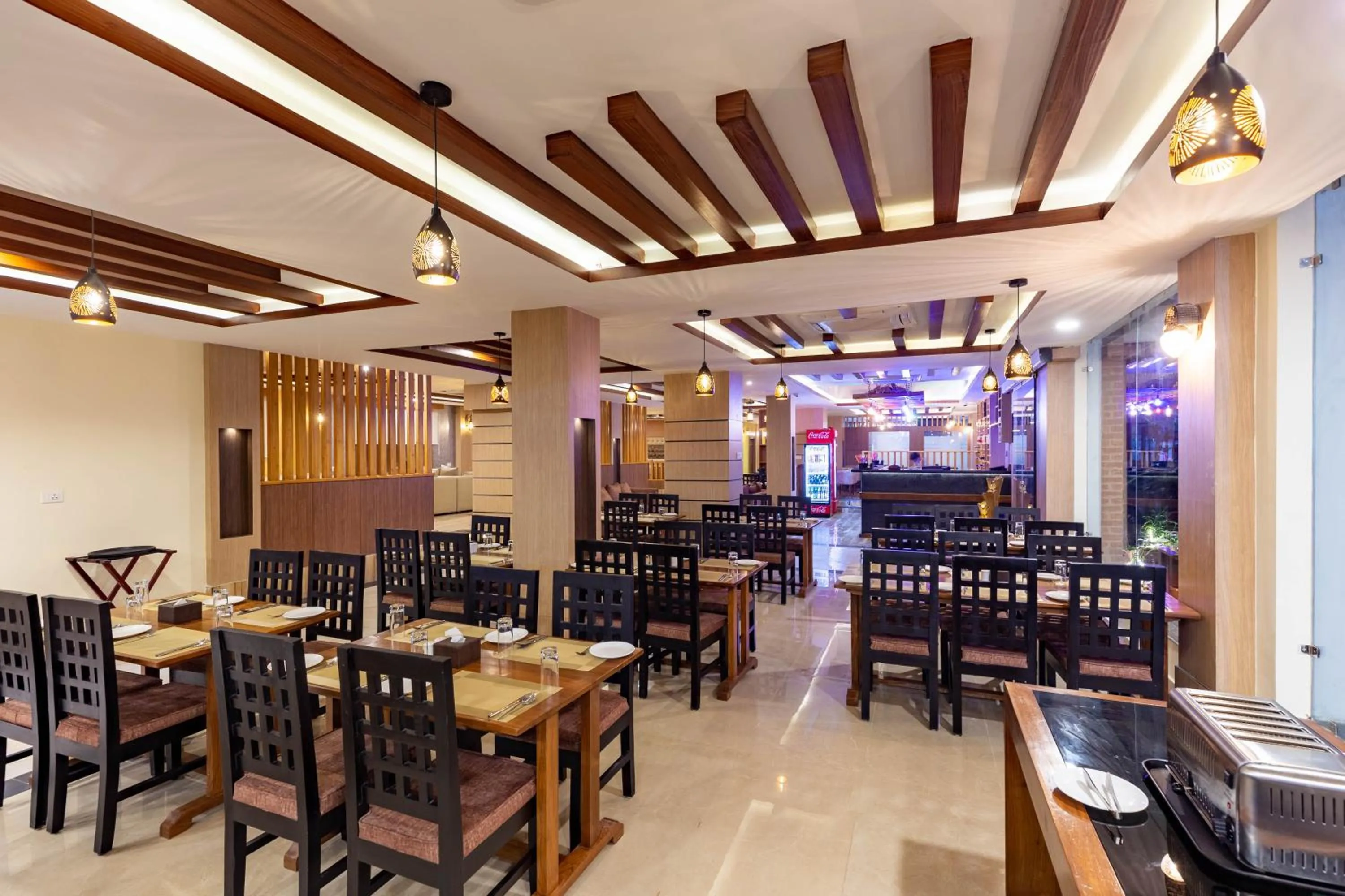 Restaurant/places to eat in Chitwan Midtown Hotel