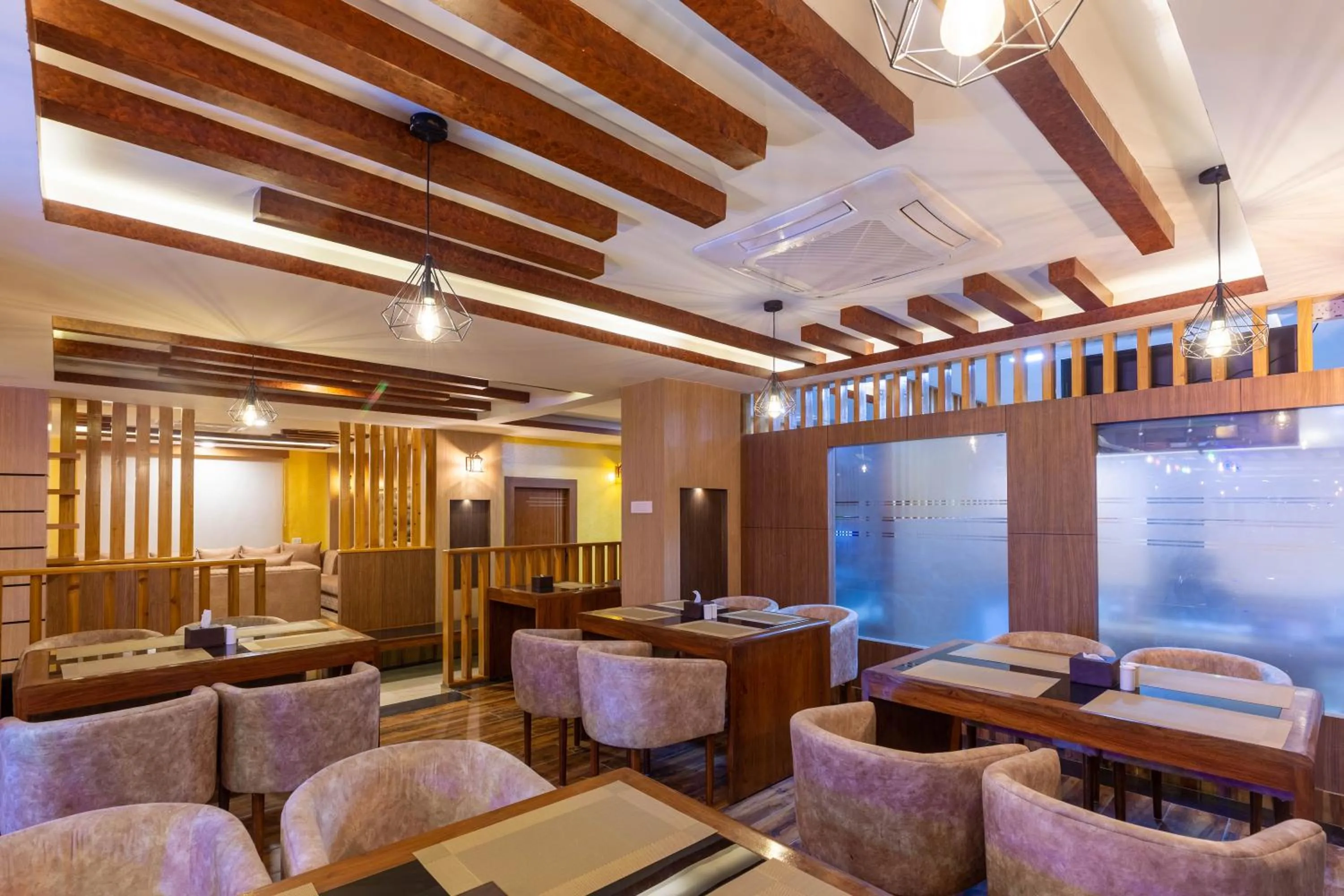 Restaurant/places to eat in Chitwan Midtown Hotel