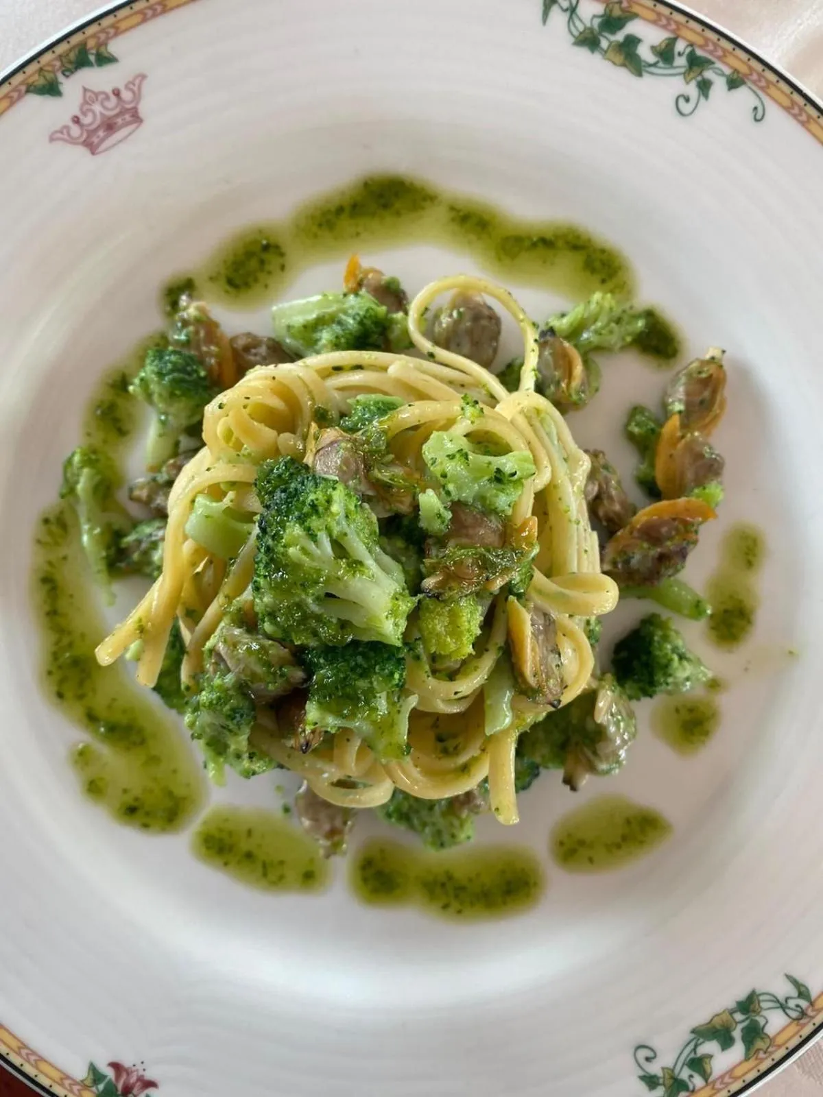 Restaurant/places to eat in Andreola Central Hotel