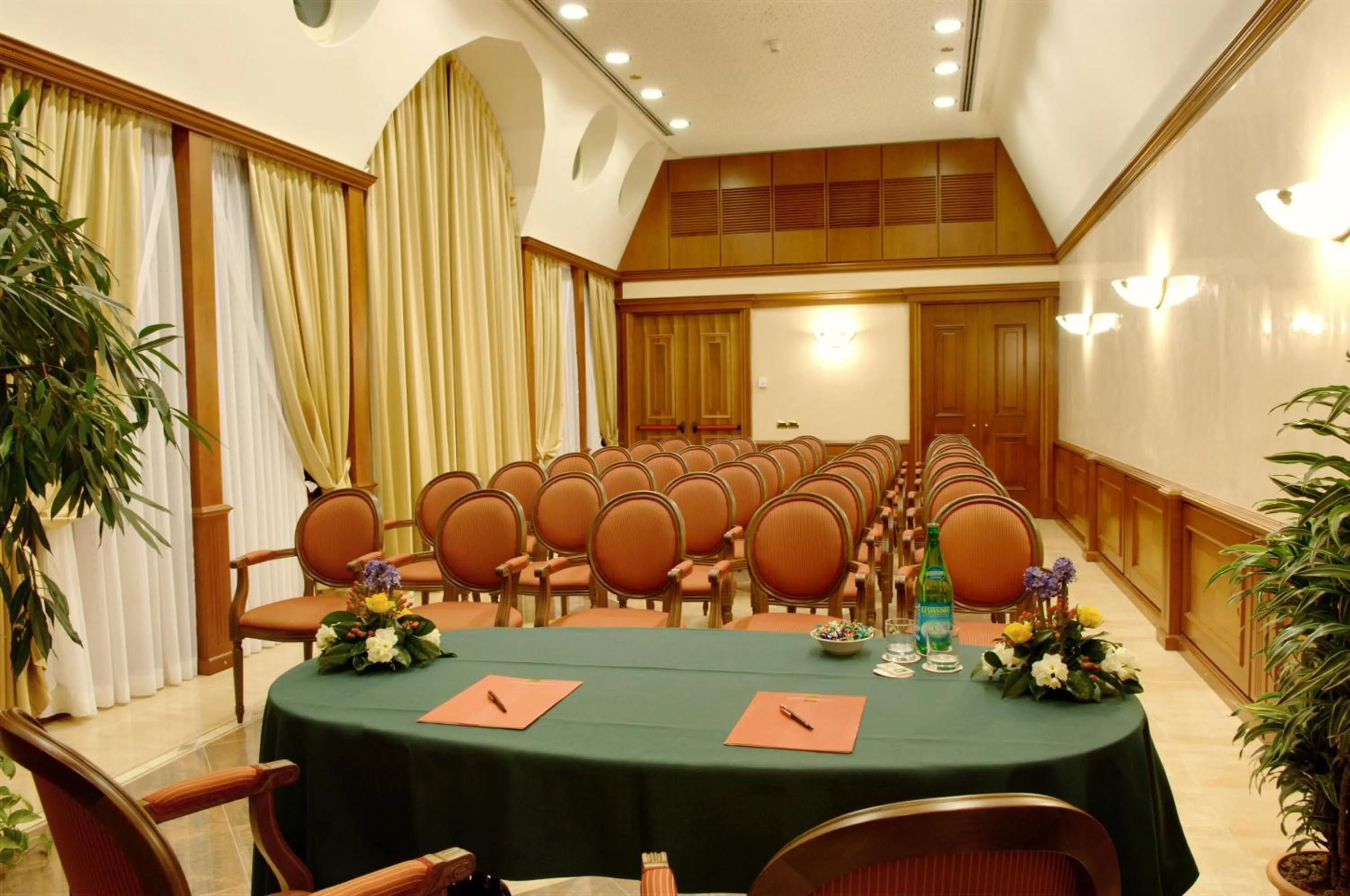 Business facilities in Andreola Central Hotel