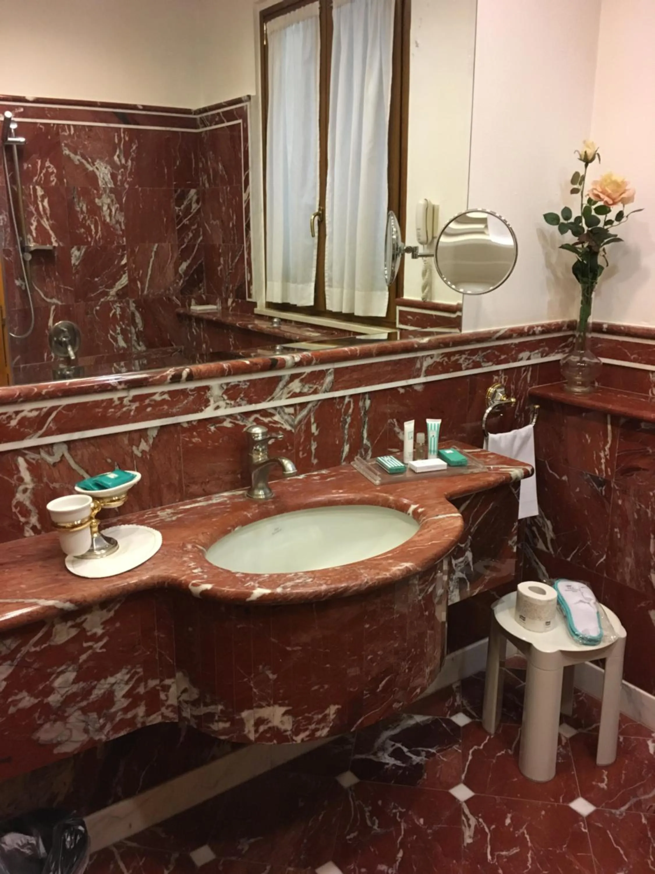 Bathroom in Andreola Central Hotel