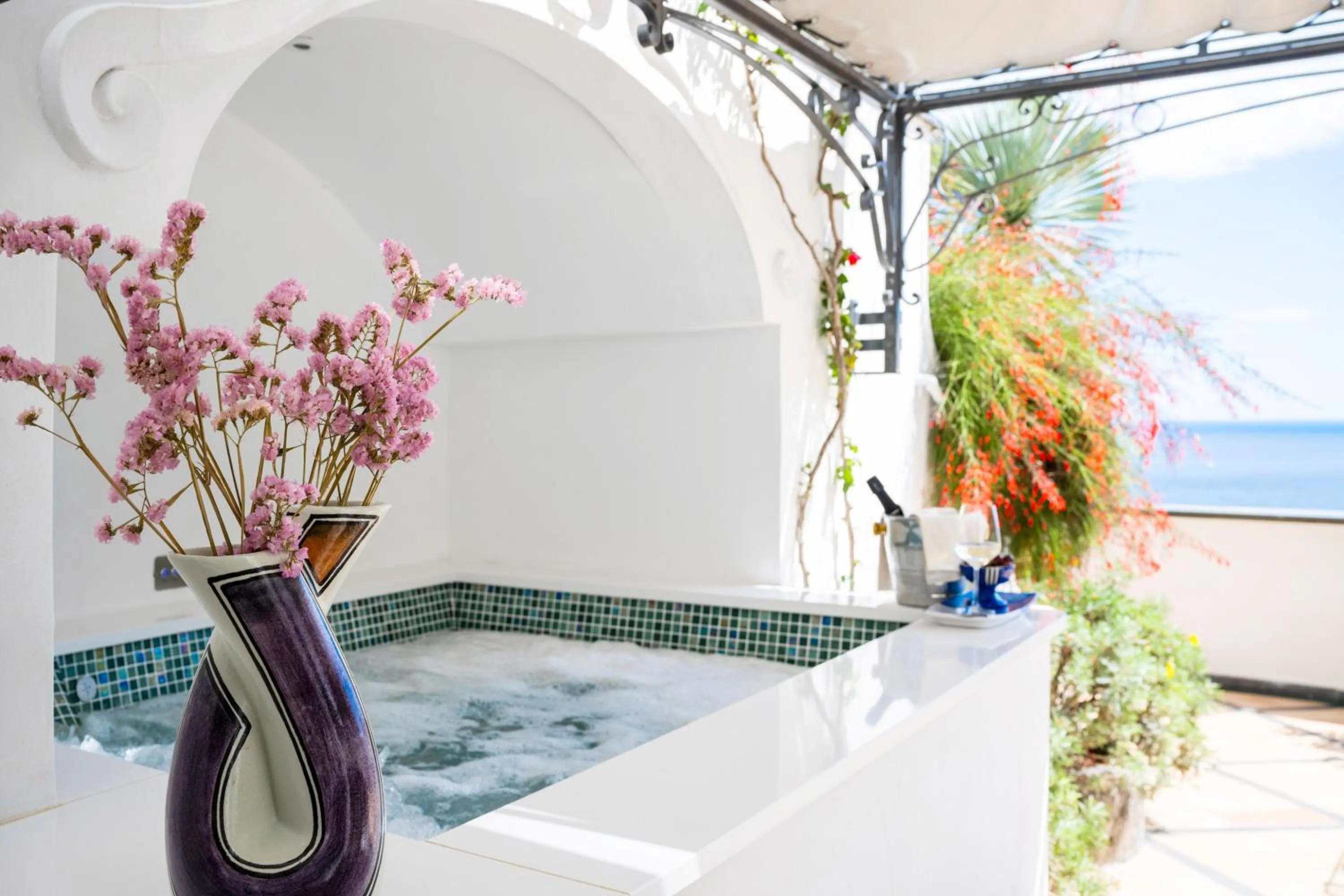 Hot Tub in Hotel Punta Regina