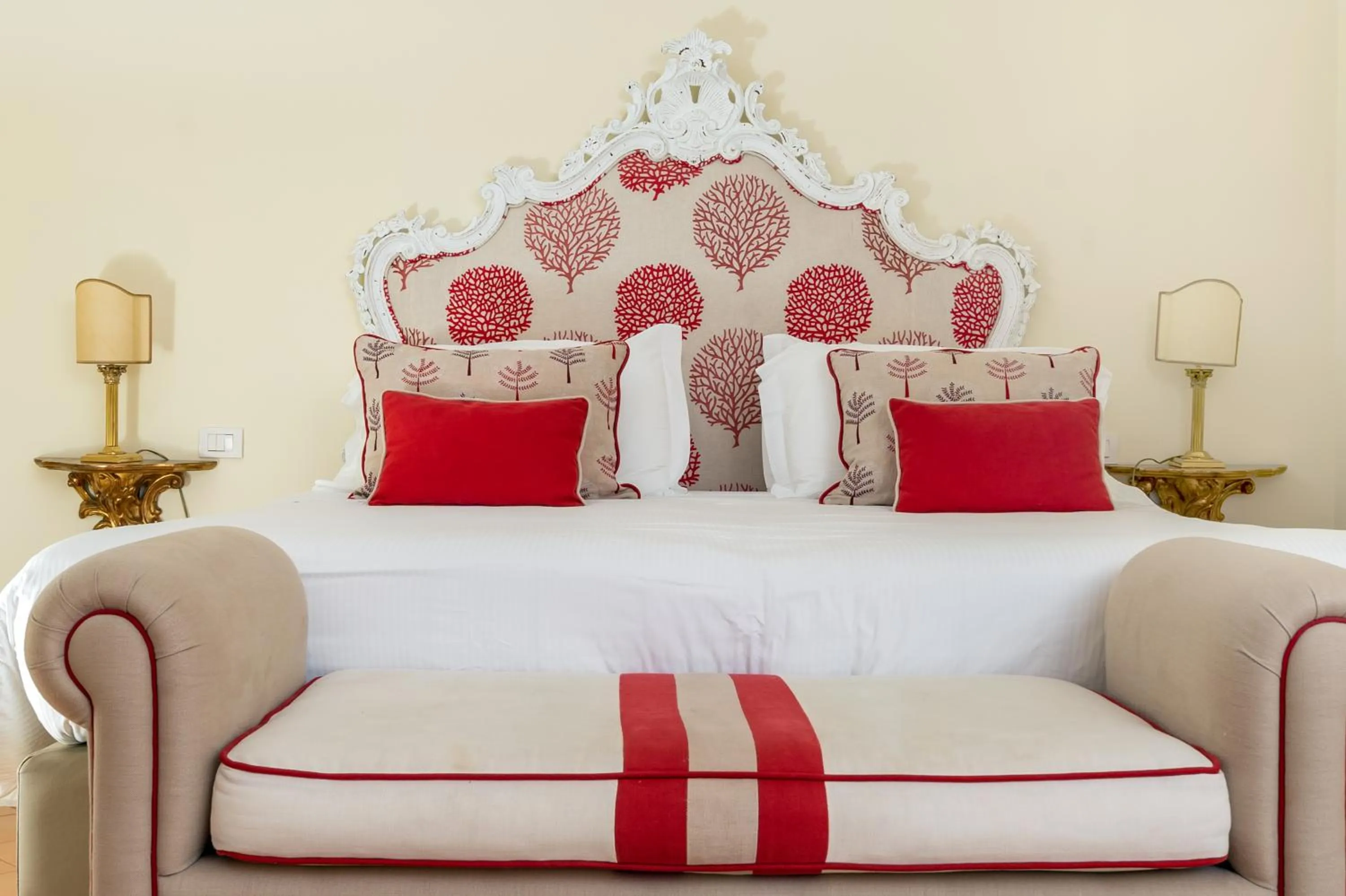 Bedroom, Bed in Hotel Punta Regina