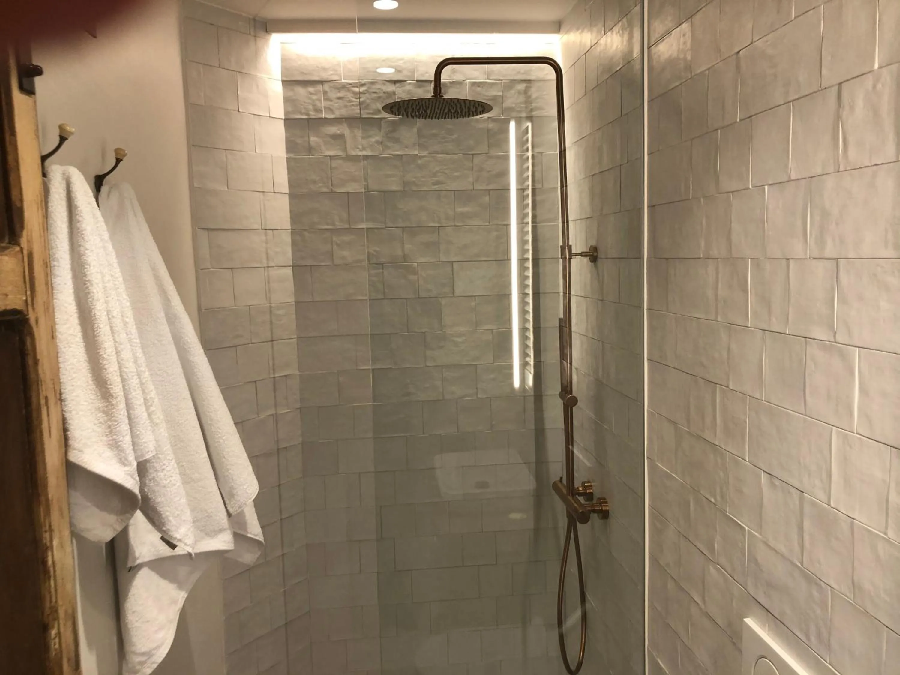 Shower in LaComuna City Oasis