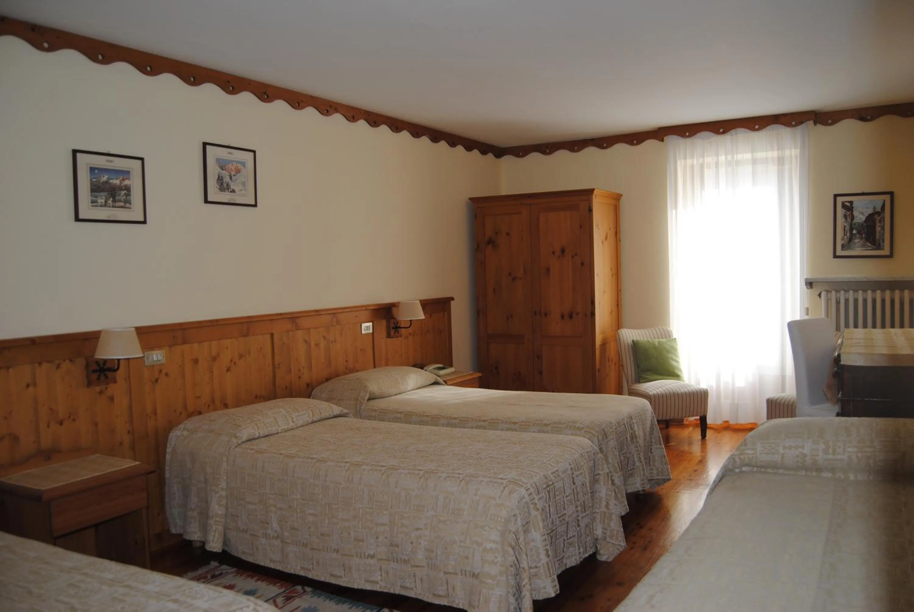 Photo of the whole room, Bed in Centrale