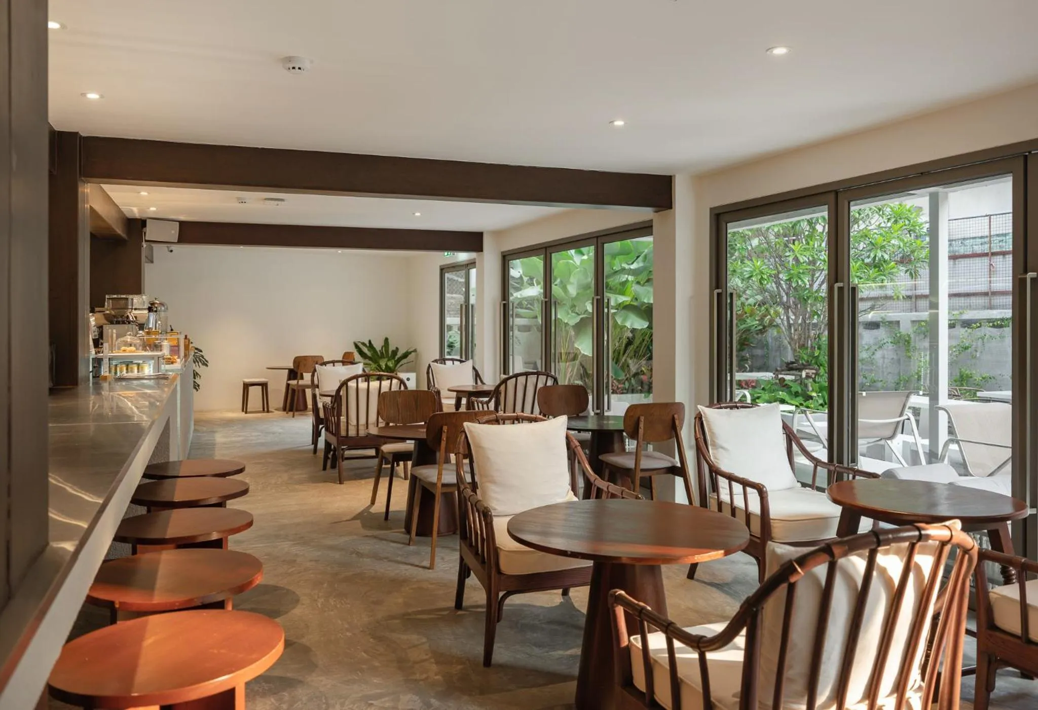 Restaurant/places to eat in Nidhra Boutique Hotel Bangkok Sukhumvit