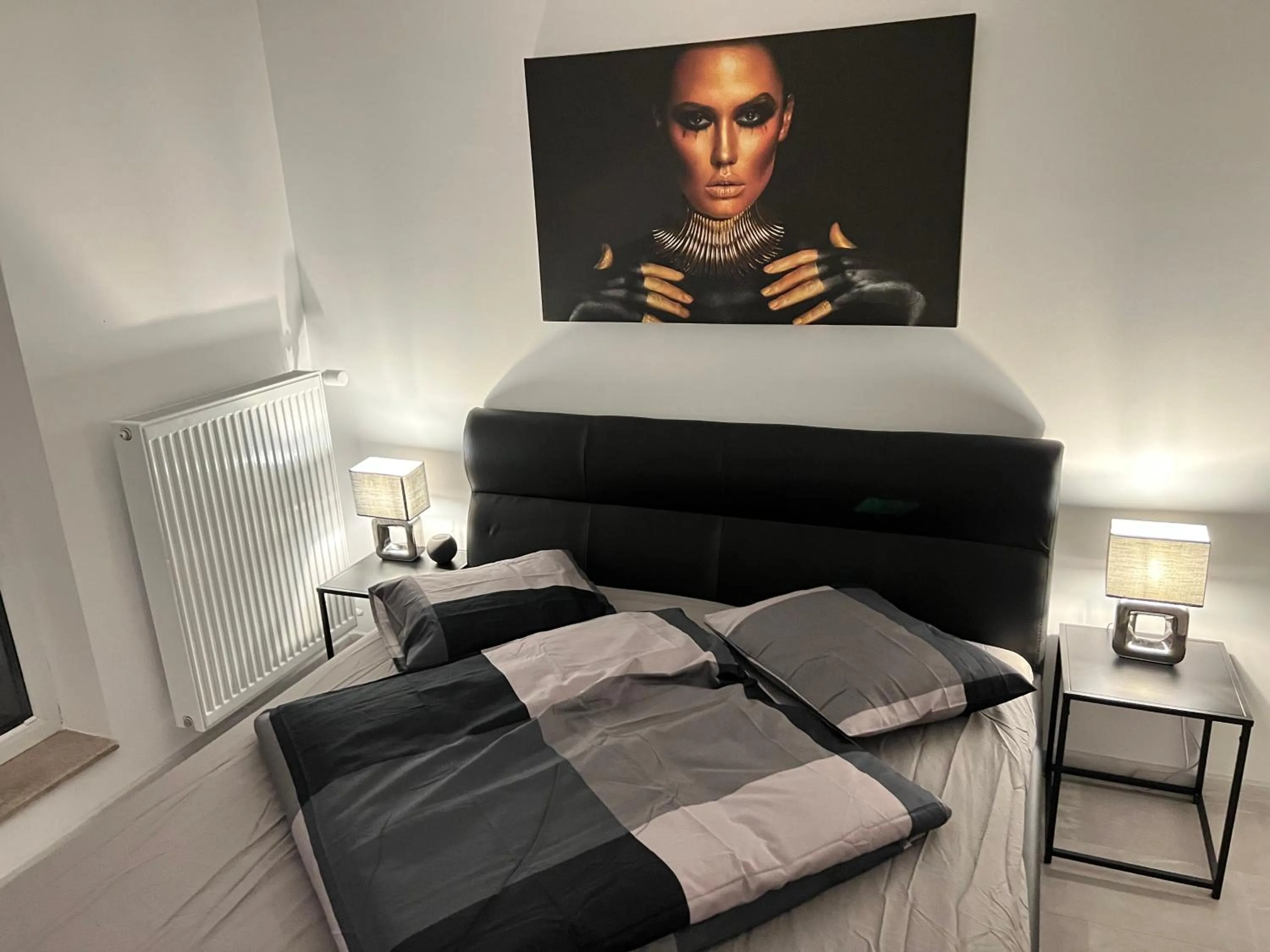 Bedroom, Bed in Amazing 2-Room Penthouse Cityview W13