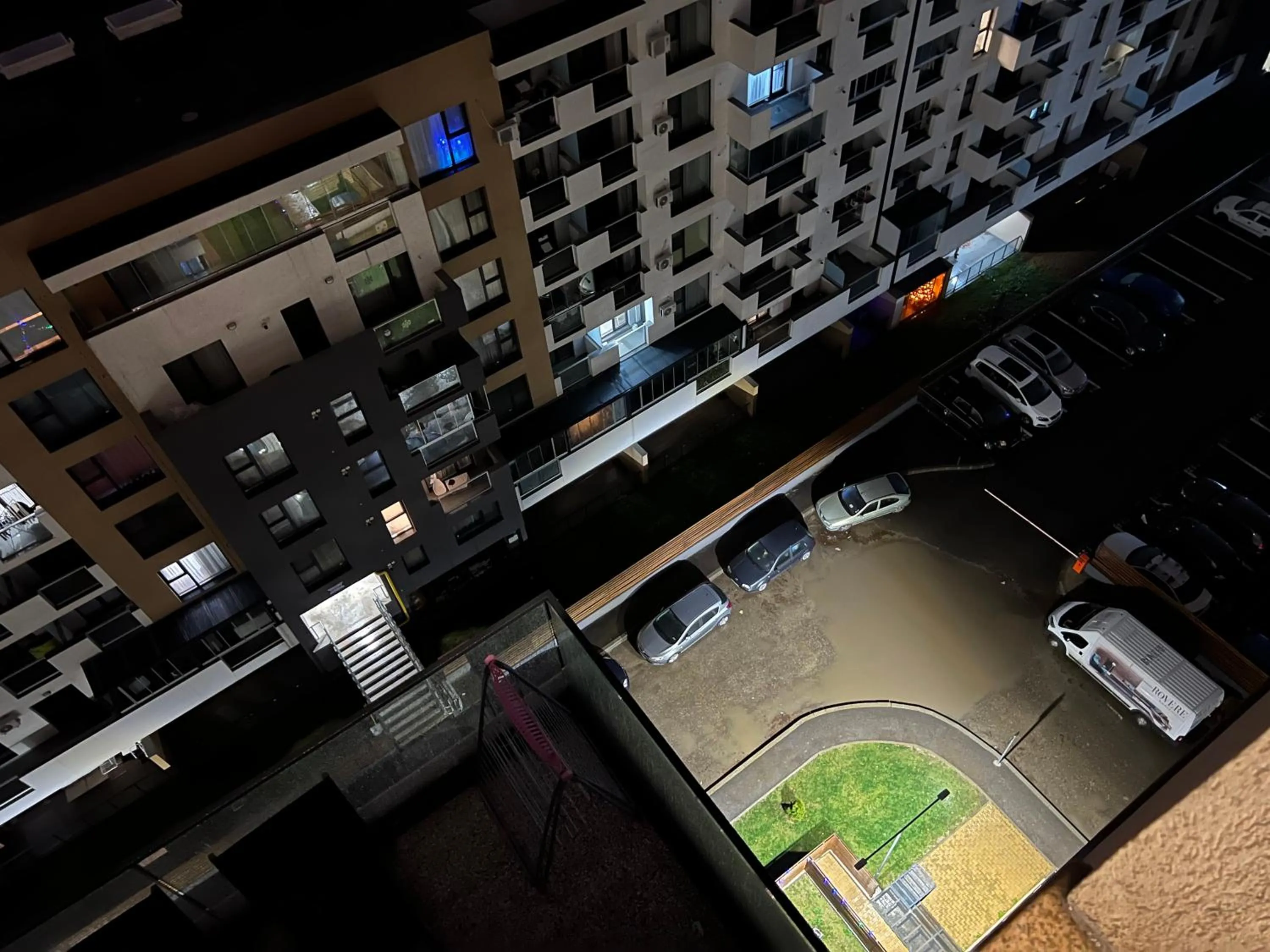 Street view in Amazing 2-Room Penthouse Cityview W13