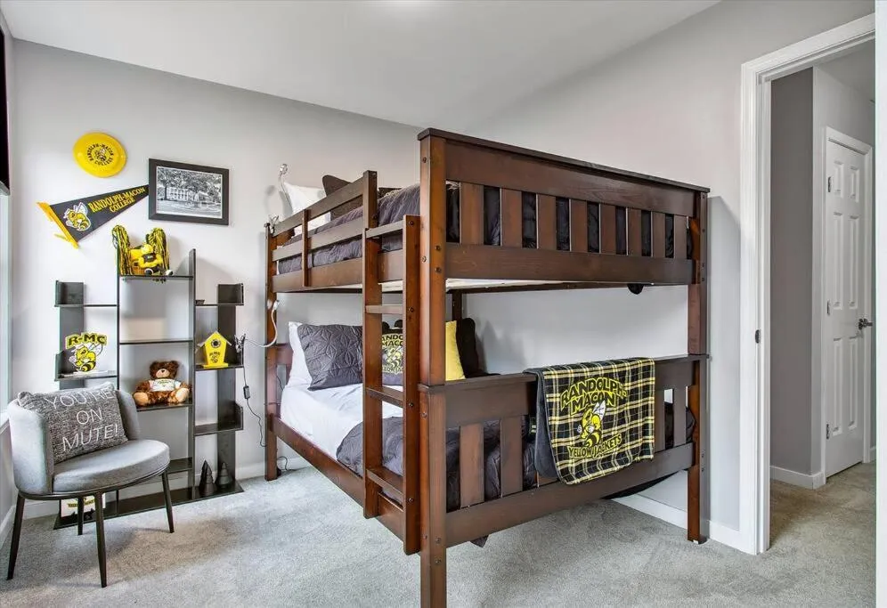 bunk bed, Bed in Charming 3-Bedroom Home in Heart of Ashland