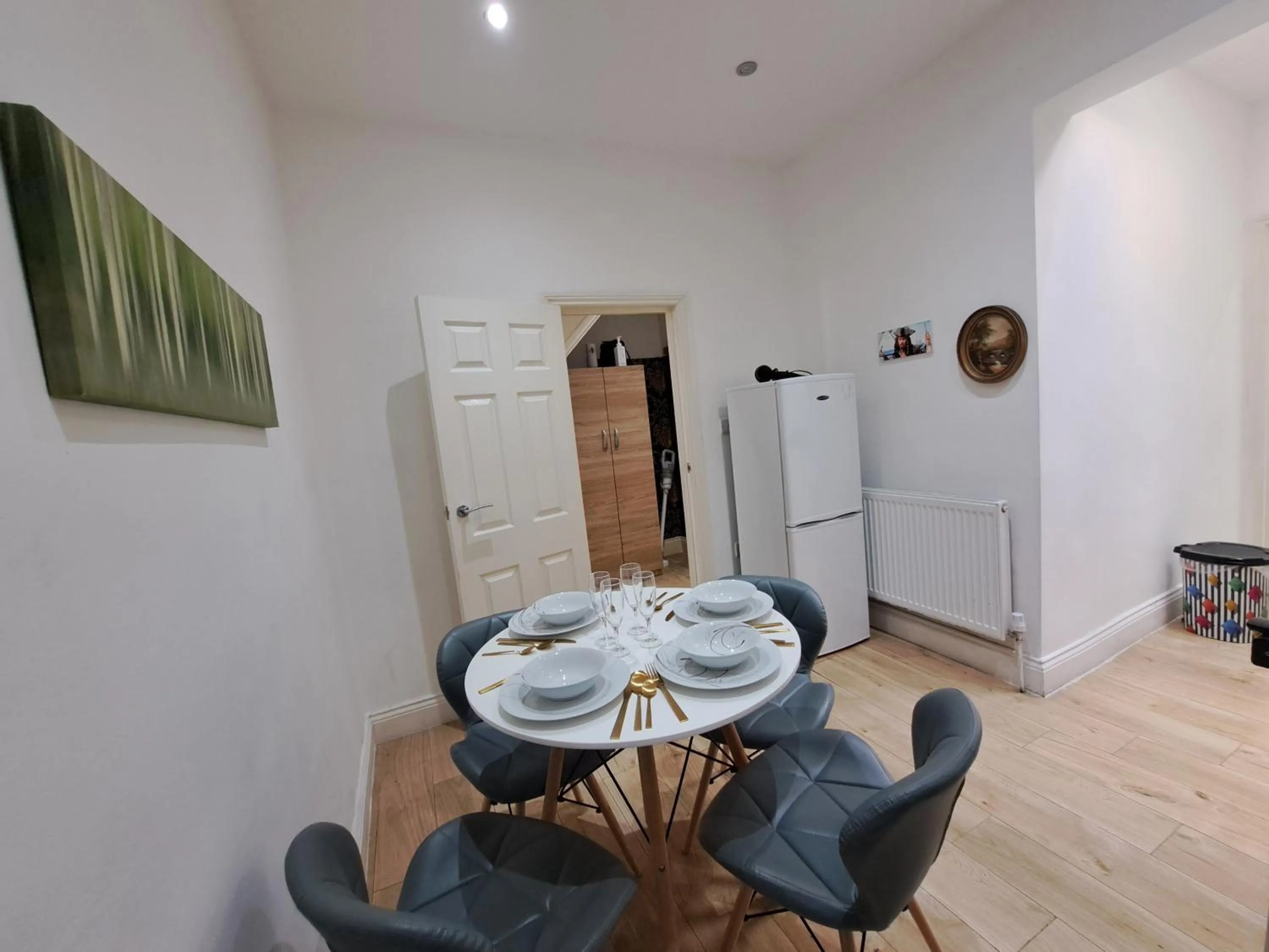 Kitchen or kitchenette in Comfy Fenia Stay