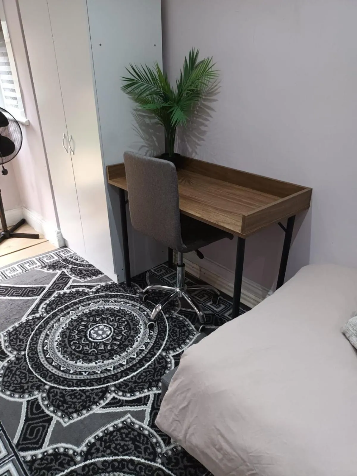 hair dresser, Bed in Comfy Fenia Stay