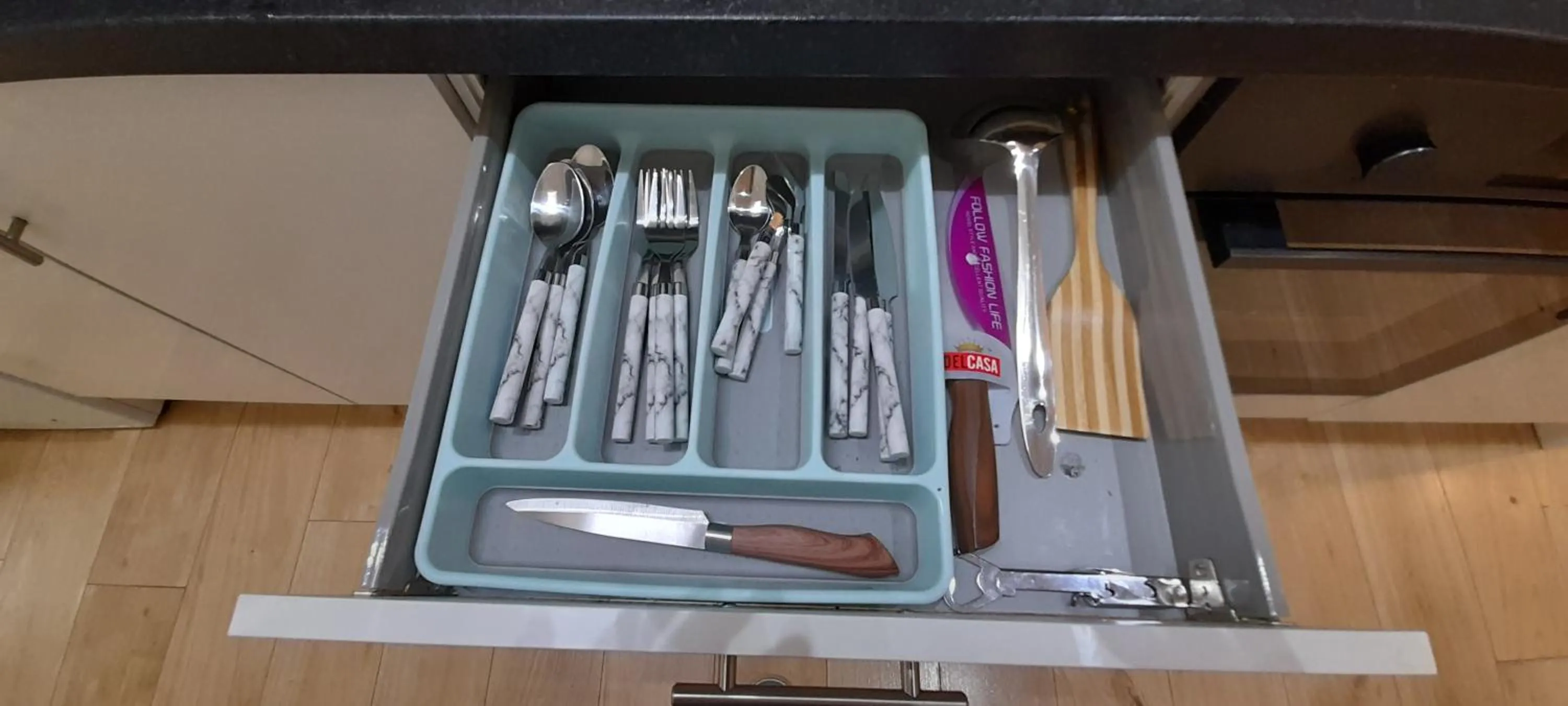 Kitchen or kitchenette in Comfy Fenia Stay