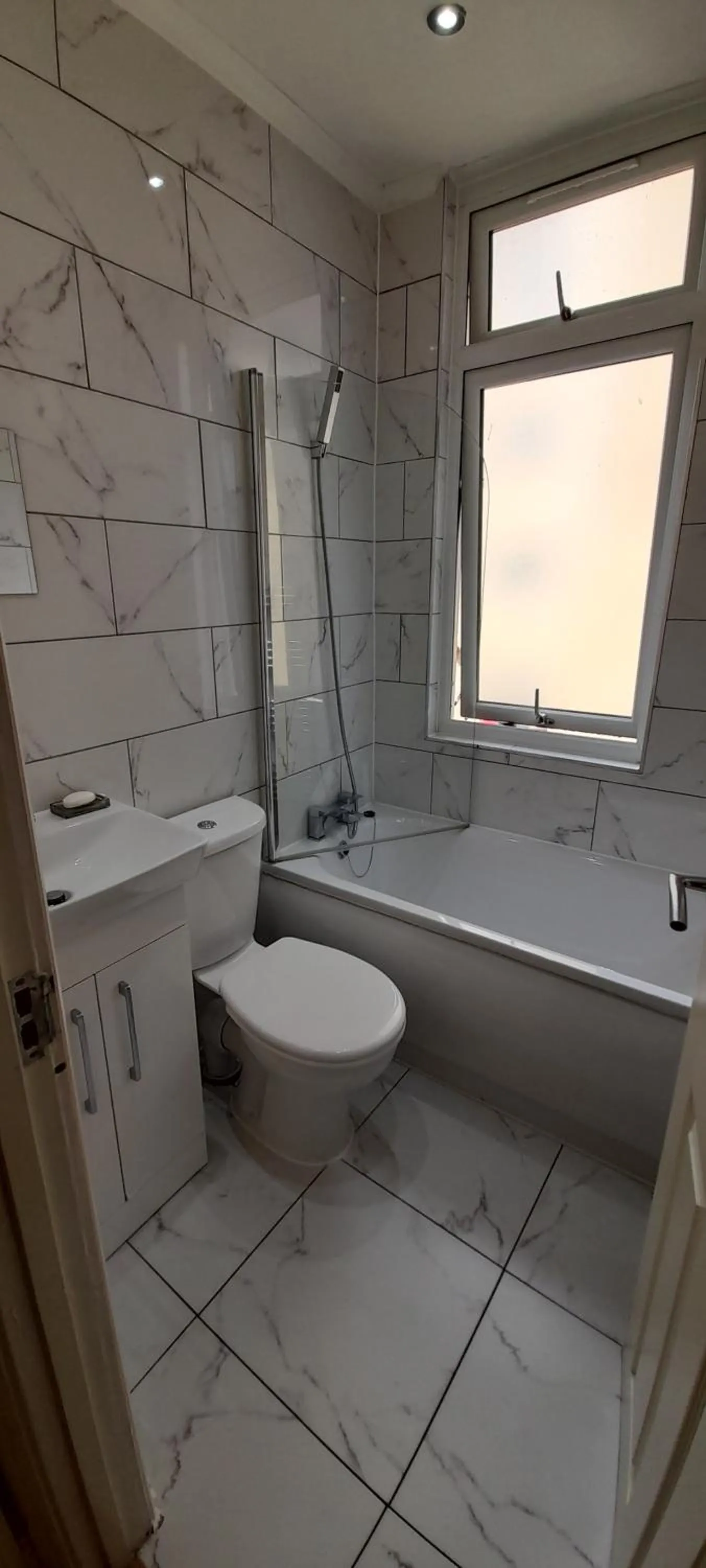 Bathroom in Comfy Fenia Stay