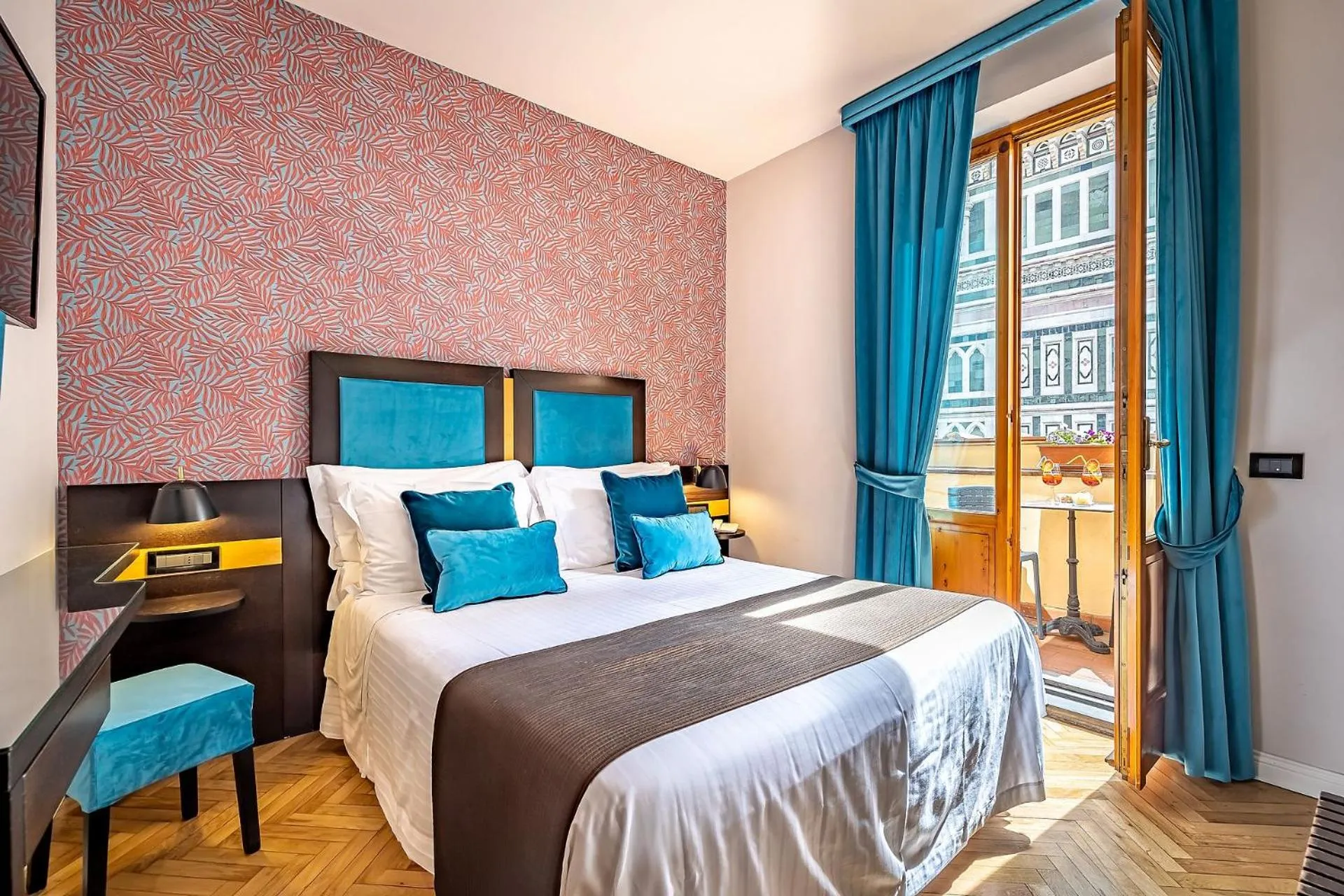 Photo of the whole room, Bed in Hotel Duomo Firenze