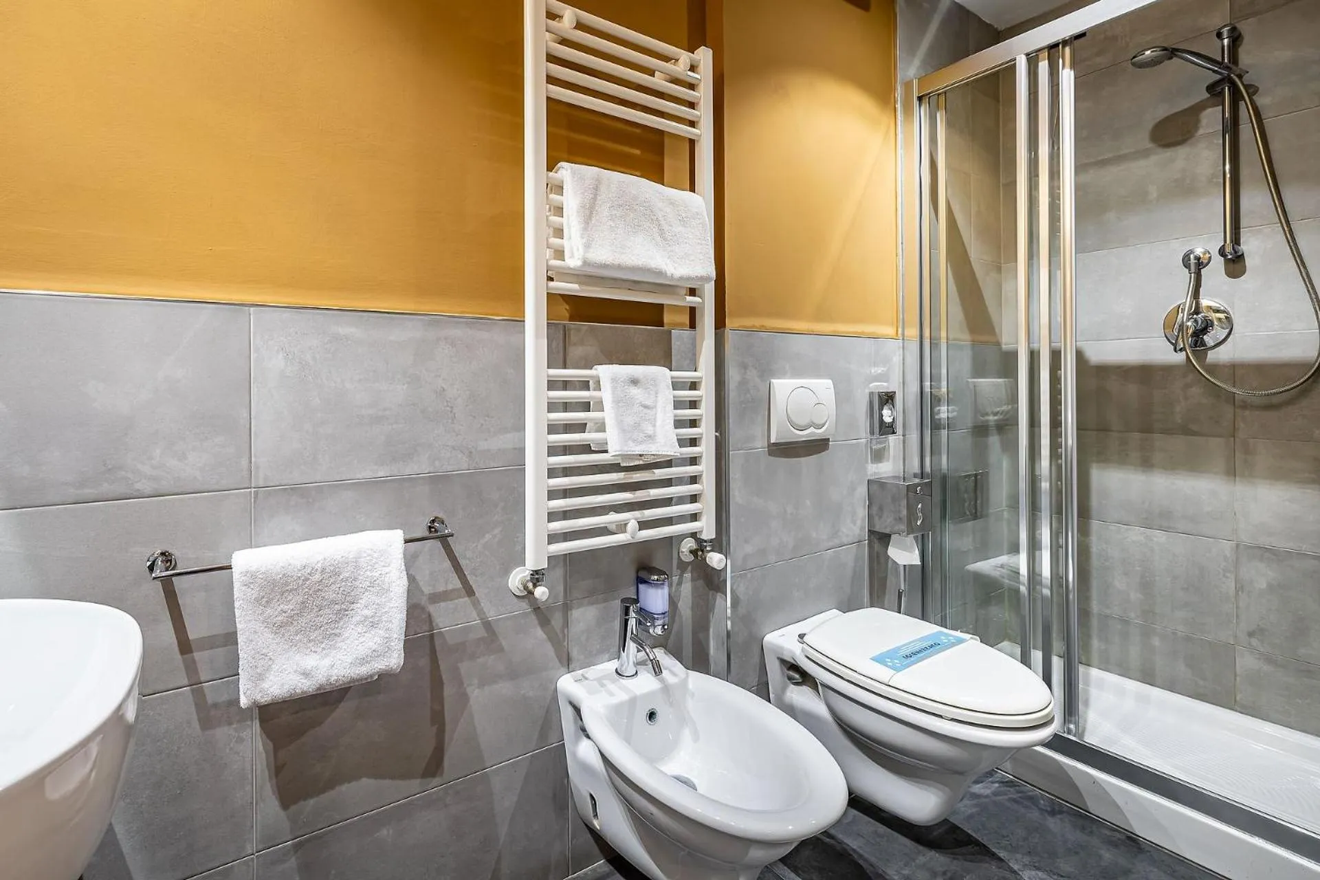 Toilet in Hotel Duomo Firenze