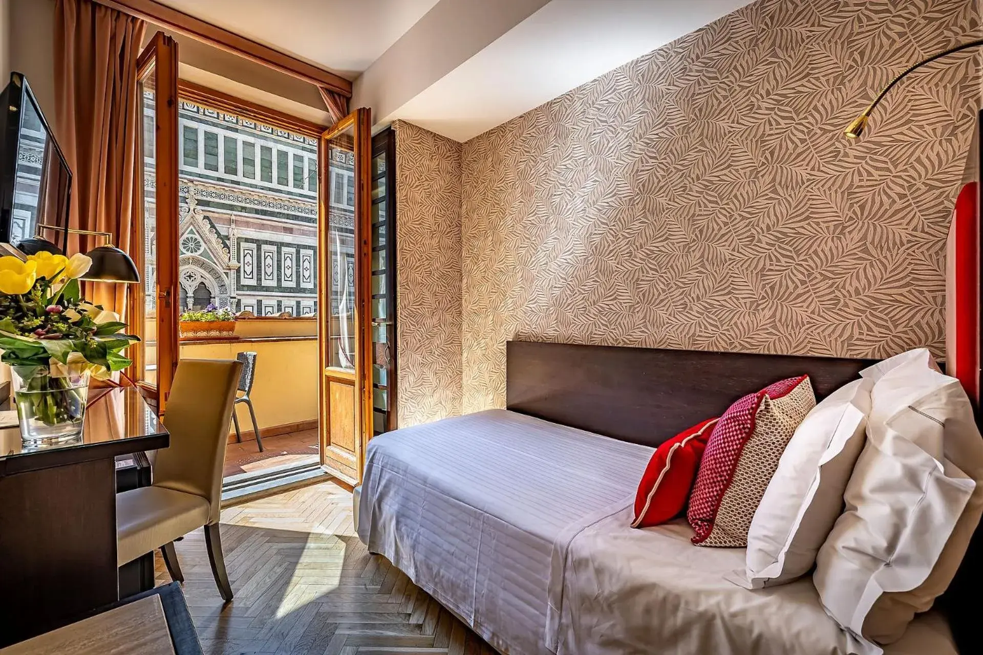 Single Room with Balcony and View in Hotel Duomo Firenze Single Room with Balcony and View in Hotel Duomo Firenze