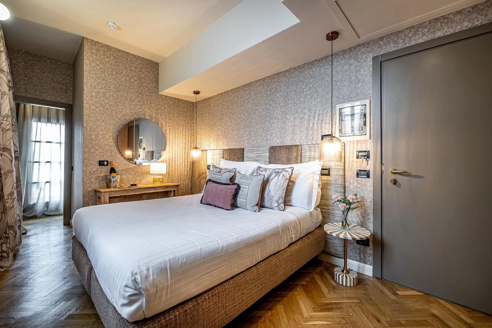 Photo of the whole room, Bed in Hotel Duomo Firenze