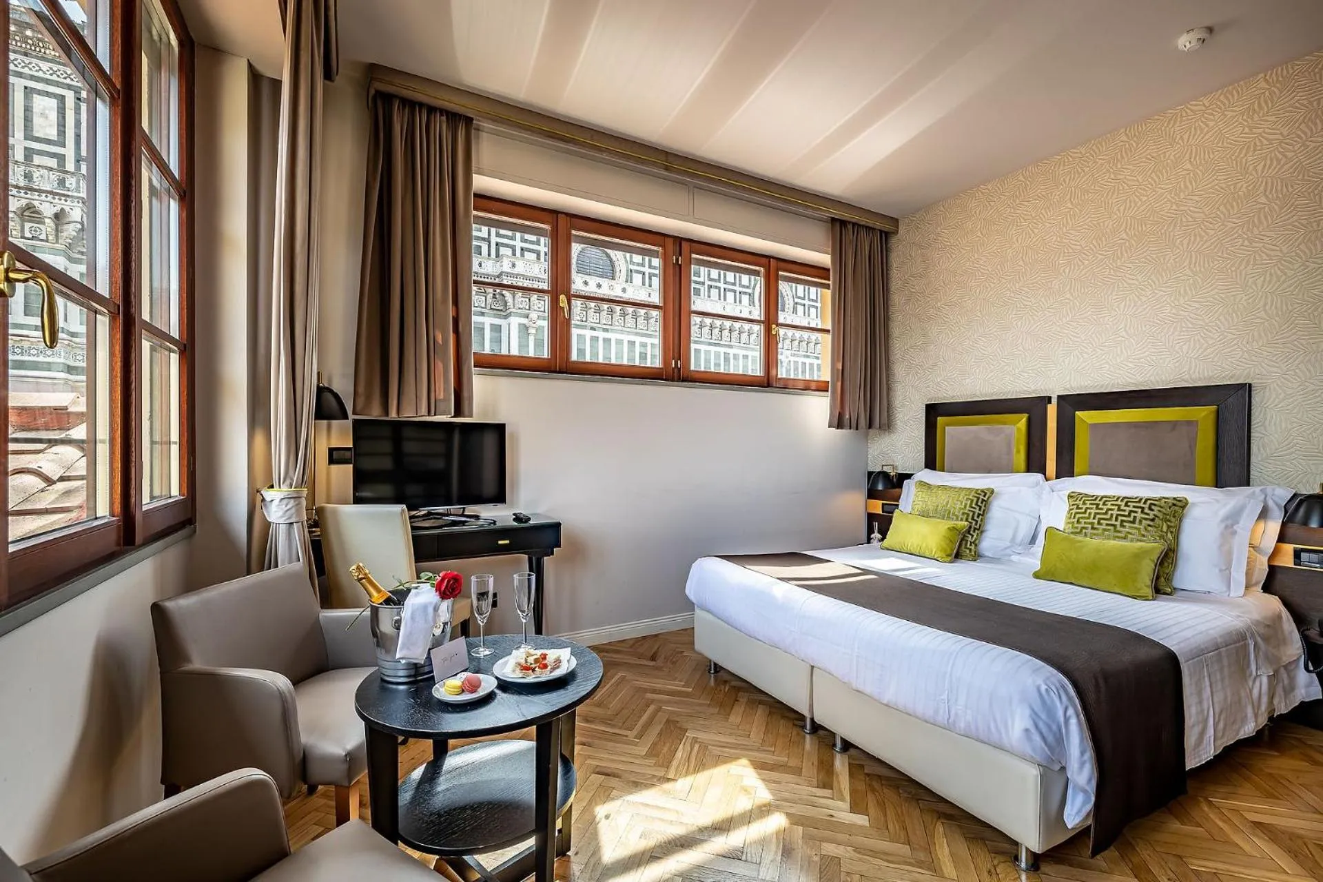 Photo of the whole room, Bed in Hotel Duomo Firenze