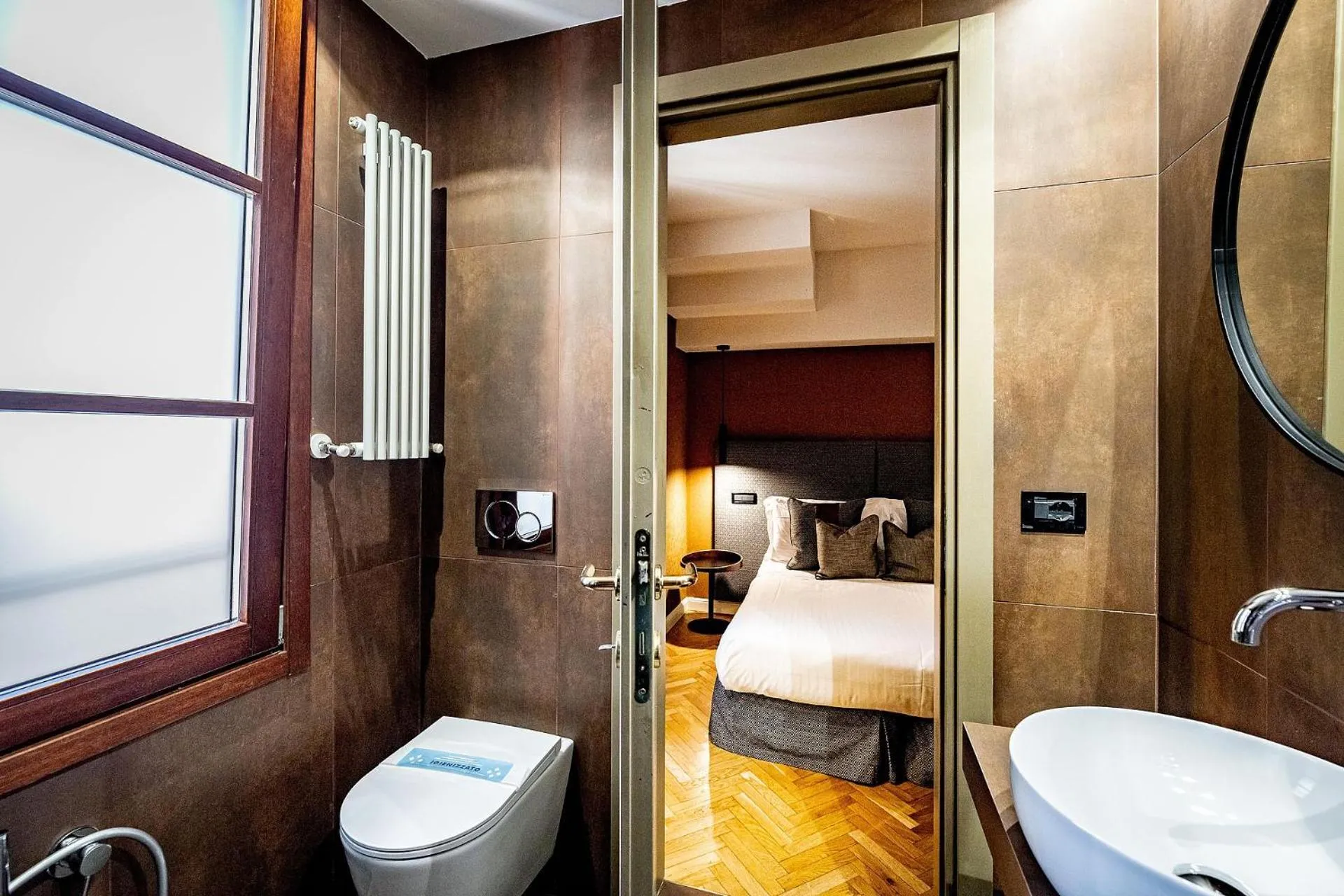Bathroom, Bed in Hotel Duomo Firenze