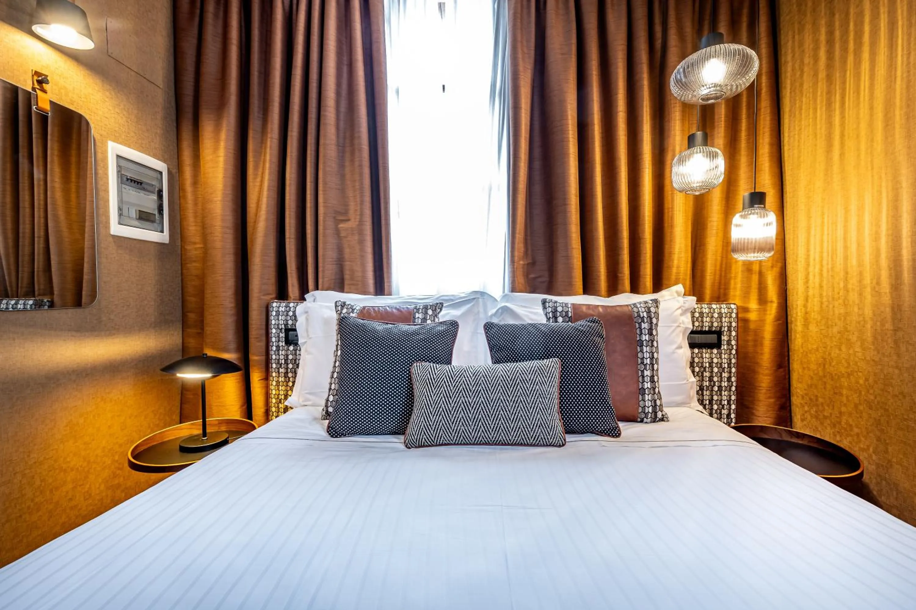 Bathroom, Bed in Hotel Duomo Firenze