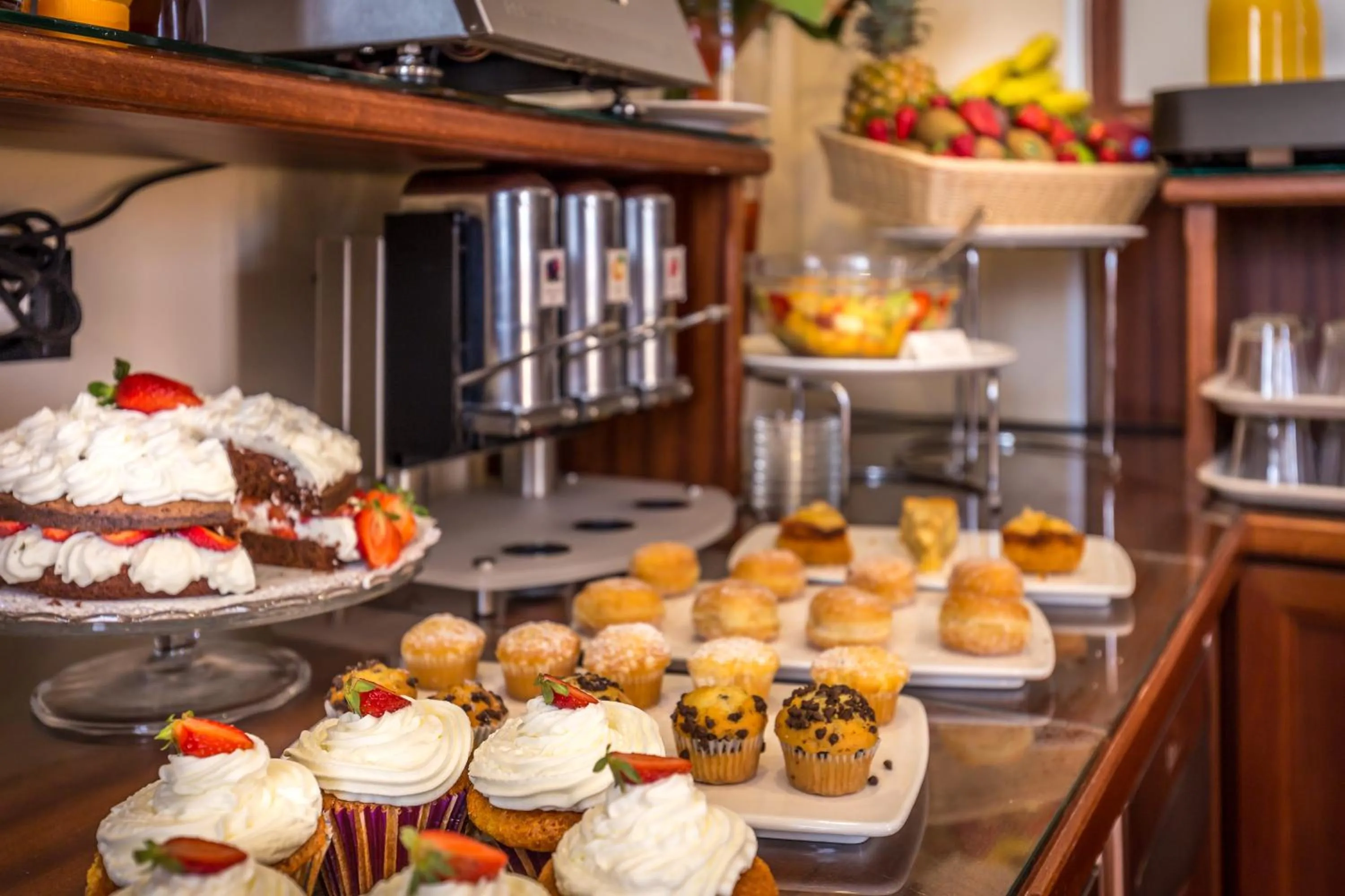 Buffet breakfast in Hotel Duomo Firenze