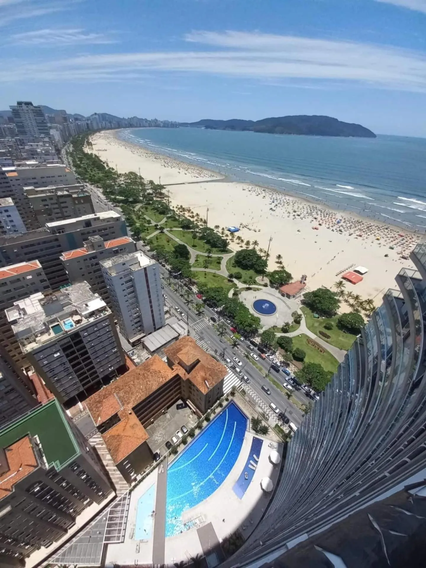 Condomínio de Luxo em Frente à Praia (novinho)