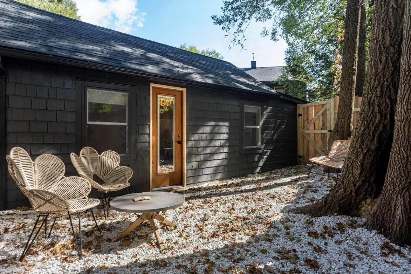 Patio in The Herwood Inn
