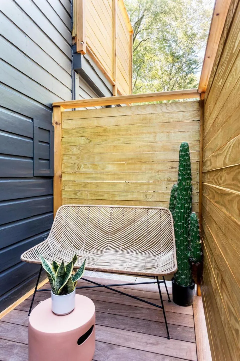 Patio in The Herwood Inn