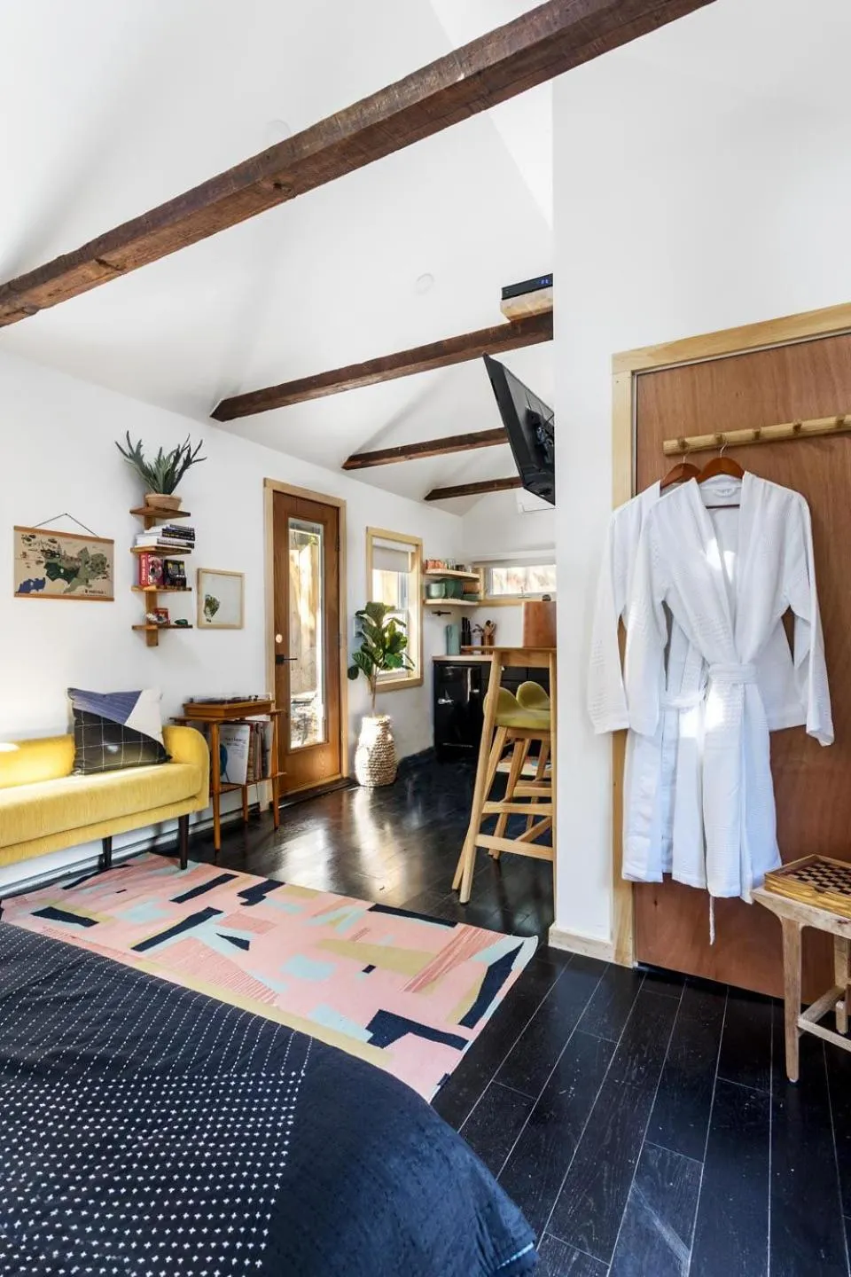 Photo of the whole room in The Herwood Inn