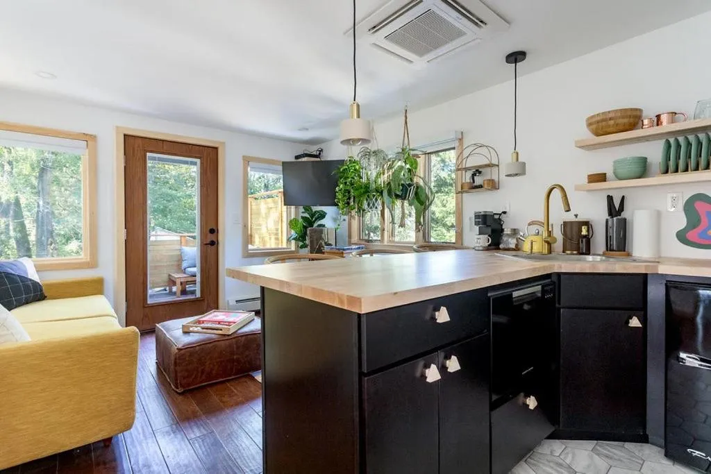 Living room in The Herwood Inn